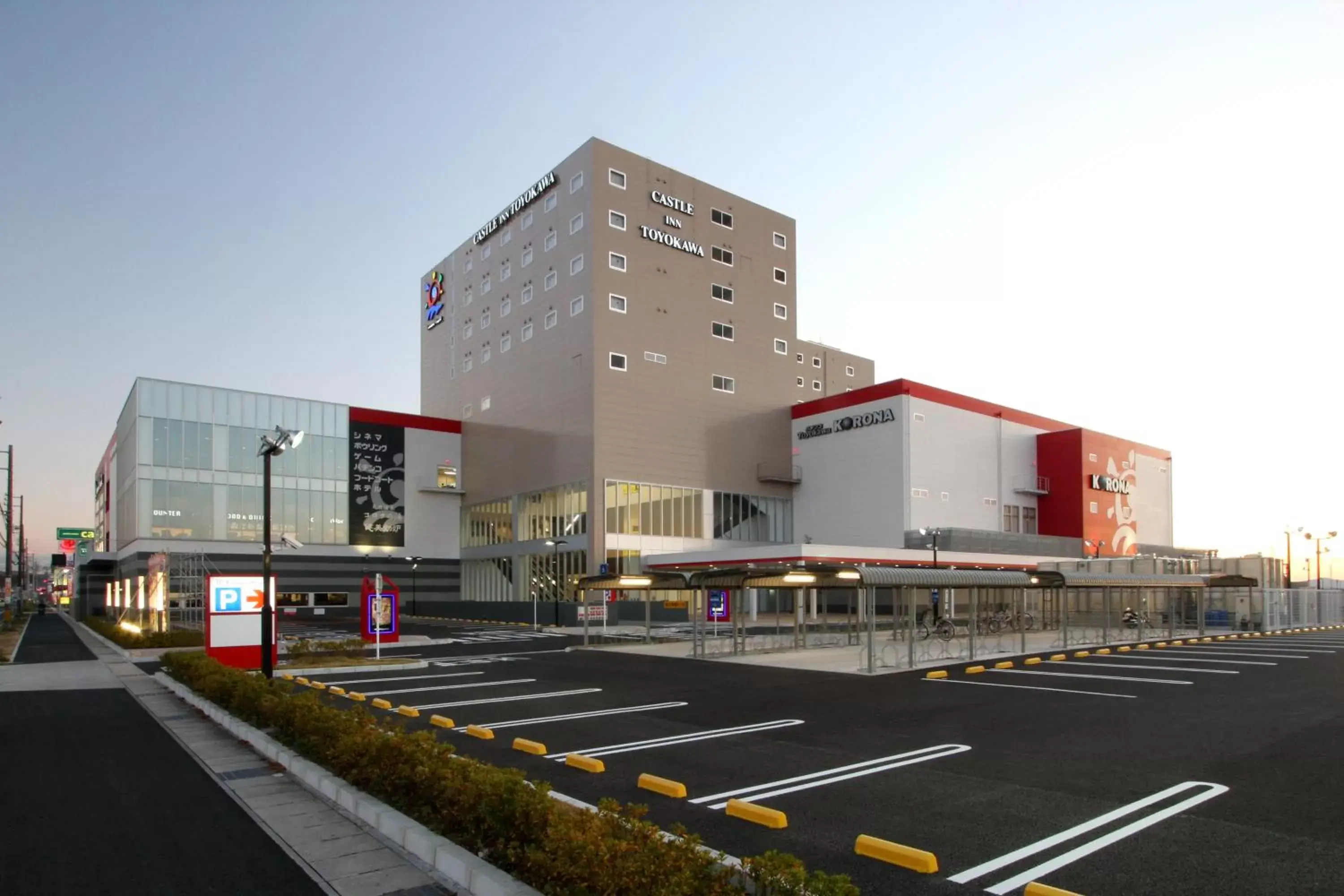 Facade/entrance, Property Building in Castle Inn Toyokawa