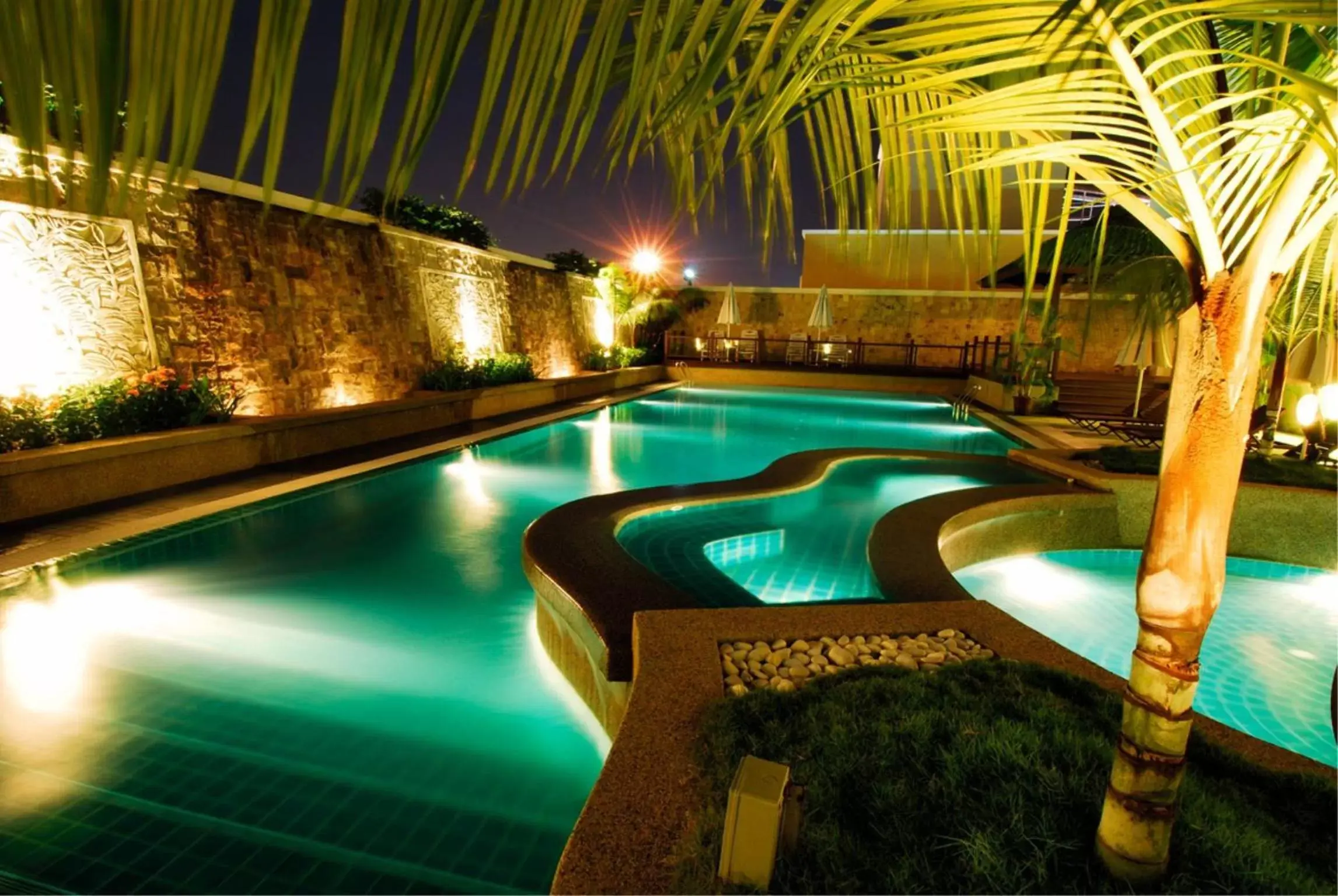 Swimming Pool in Royale Chulan The Curve
