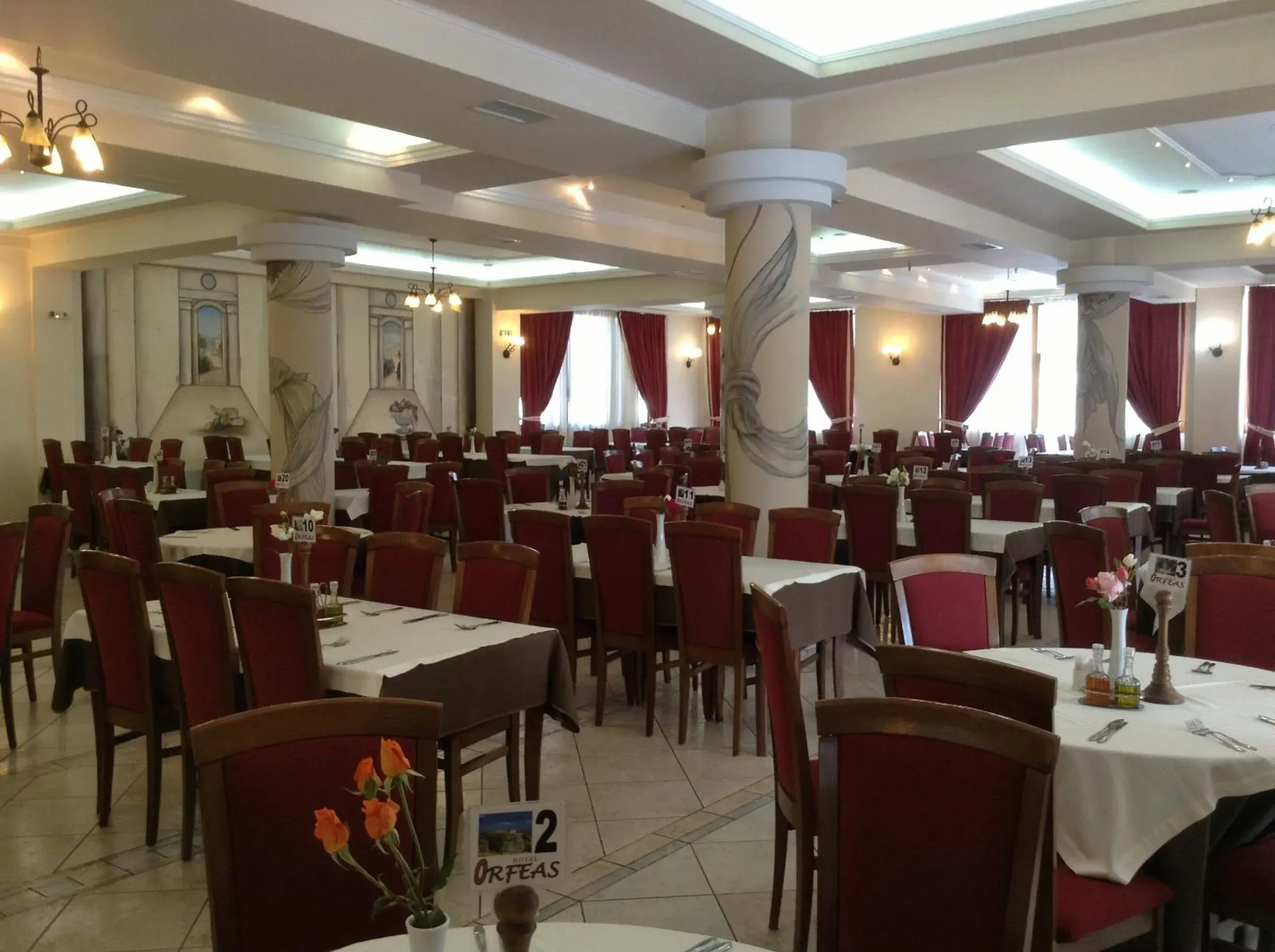 Restaurant/Places to Eat in Hotel Orfeas