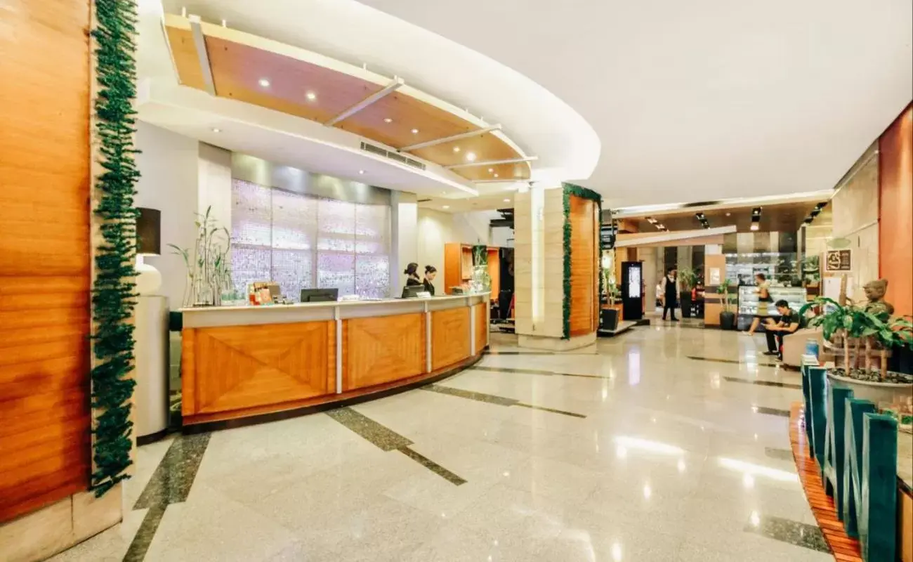 Lobby or reception, Lobby/Reception in Greenhills Elan Hotel Modern