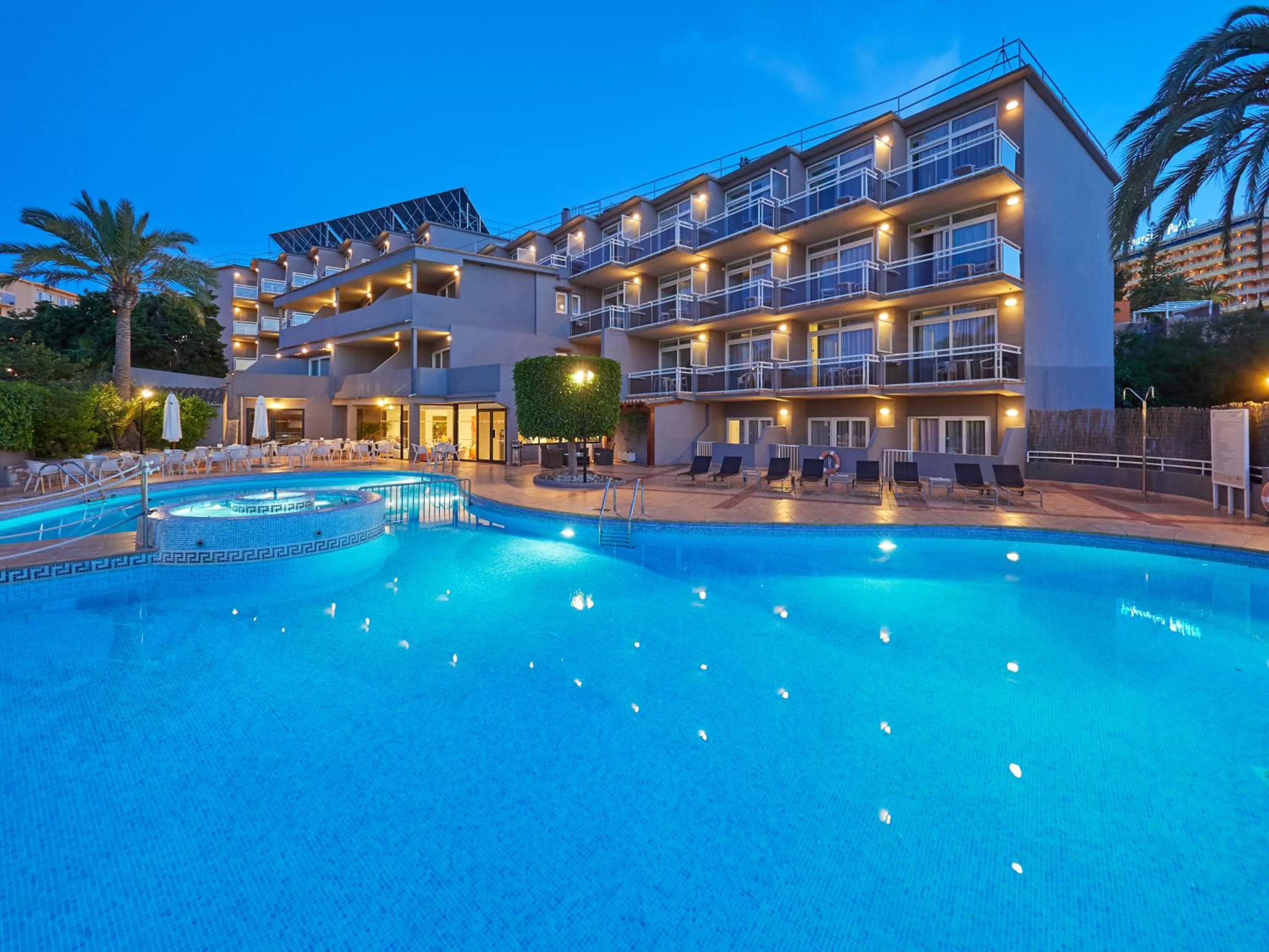 Swimming pool in BQ Augusta Hotel