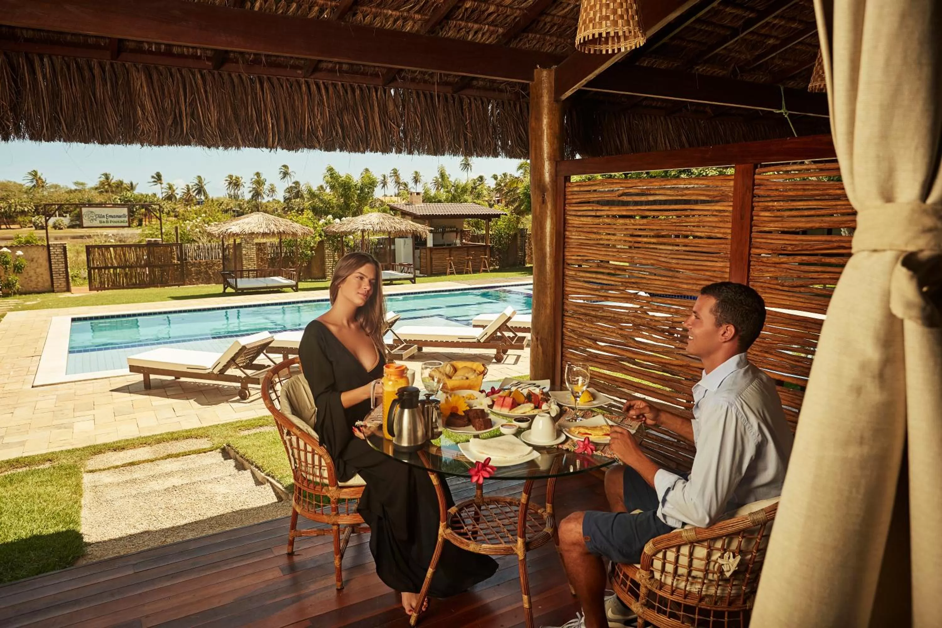 People in Vila Emanuelle Pousada Boutique