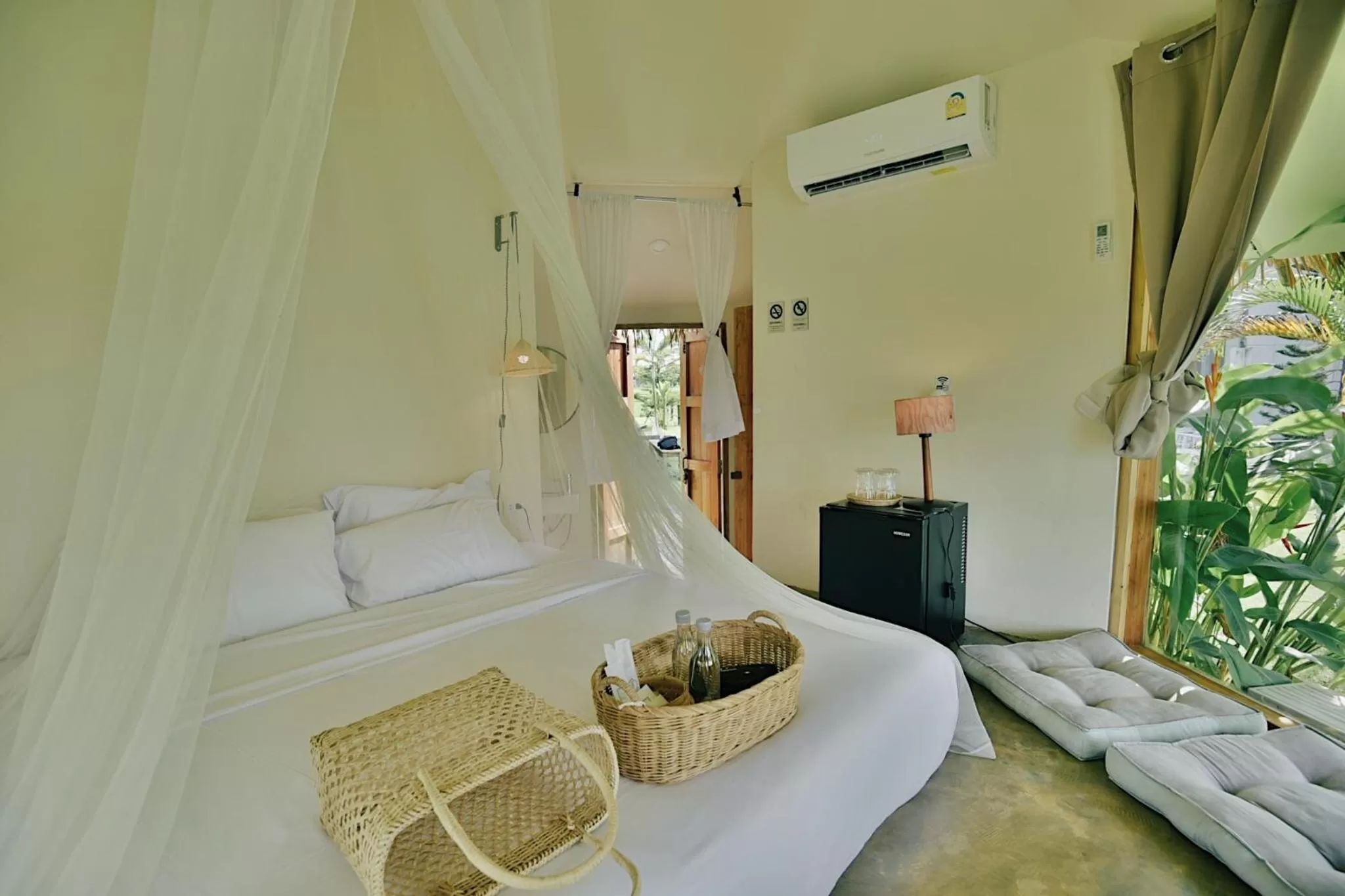 Photo of the whole room, Bed in Doowall Hotel