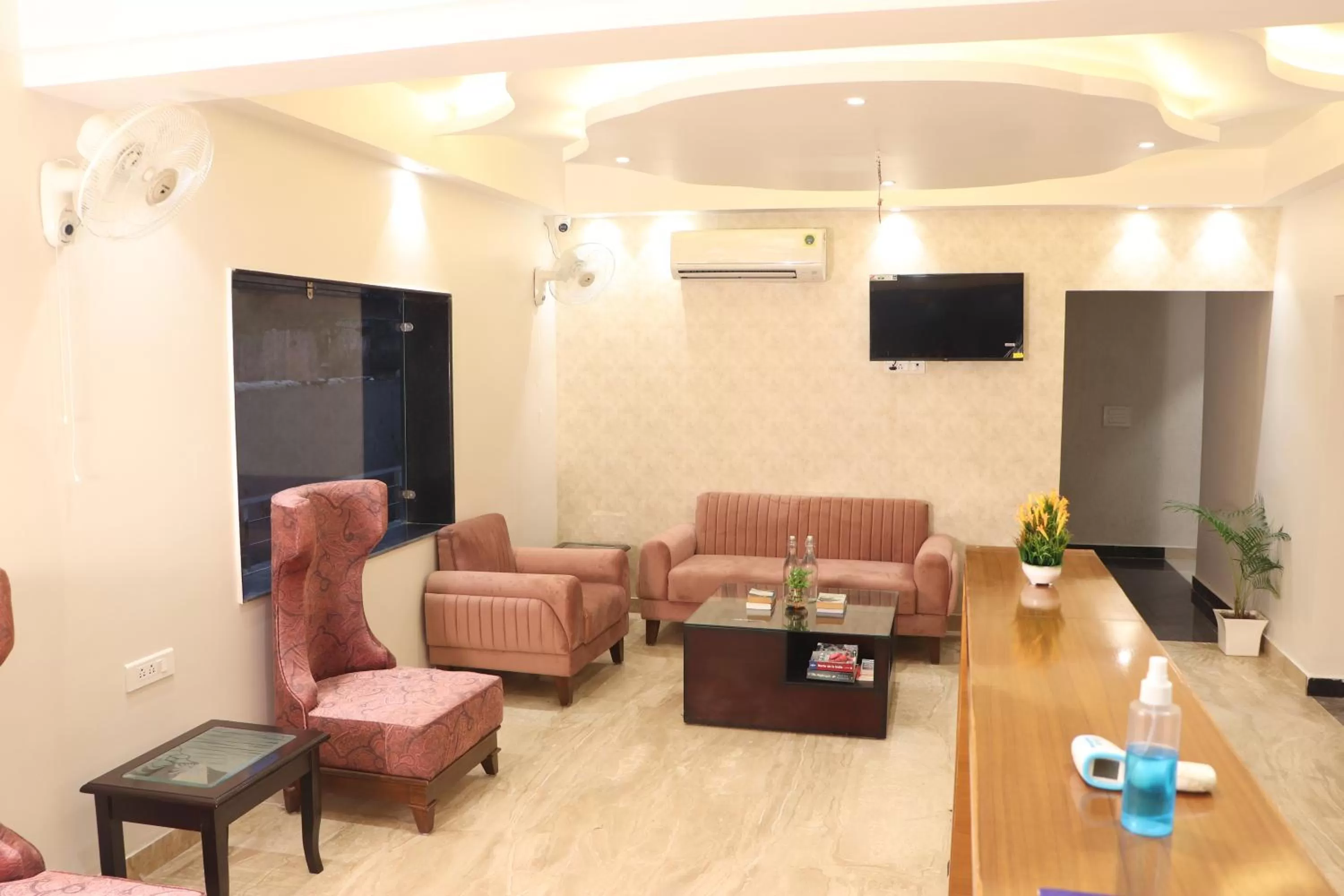 Lounge or bar, Seating Area in Hotel Green One Earth