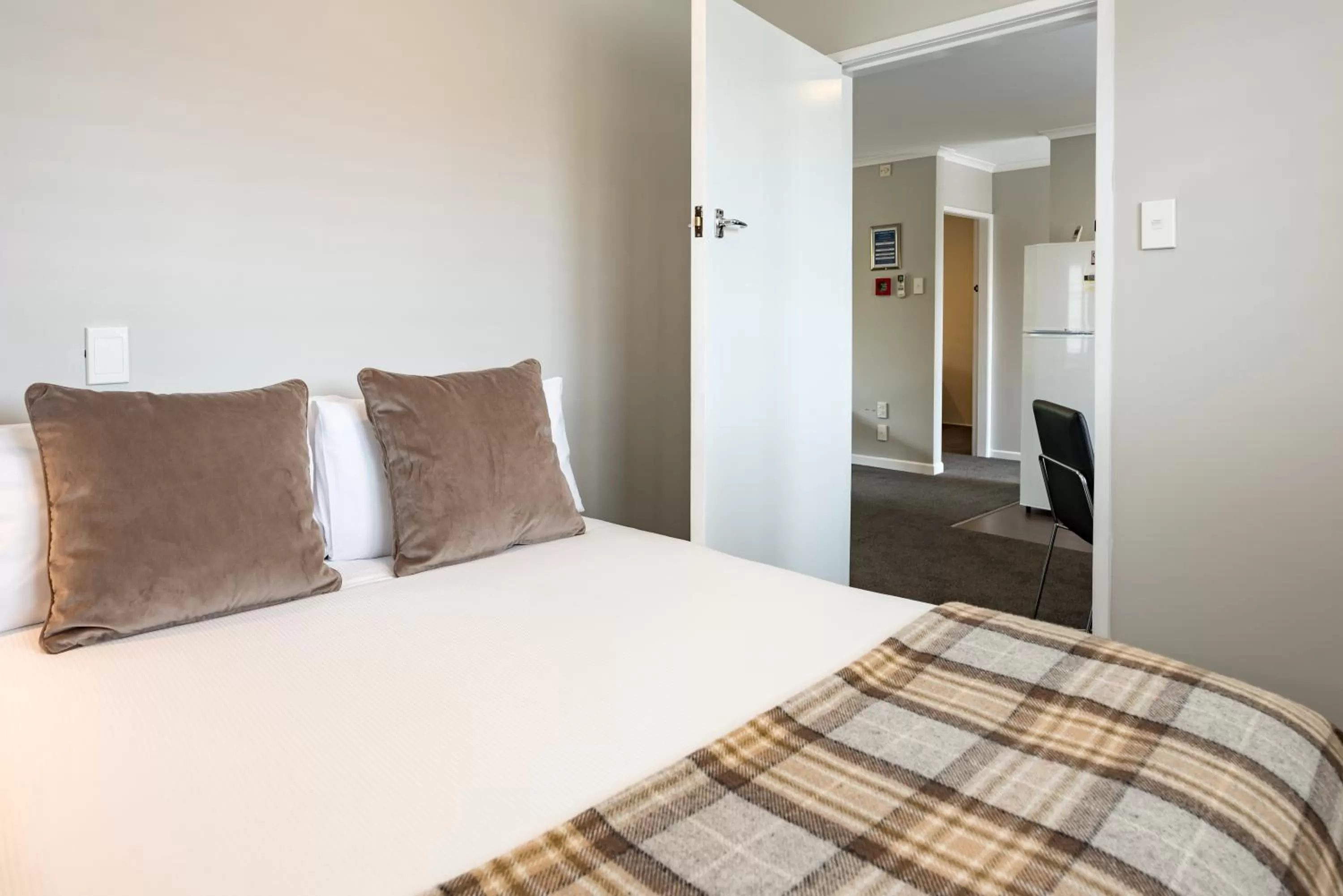 Bed in Suncourt Hotel & Conference Centre