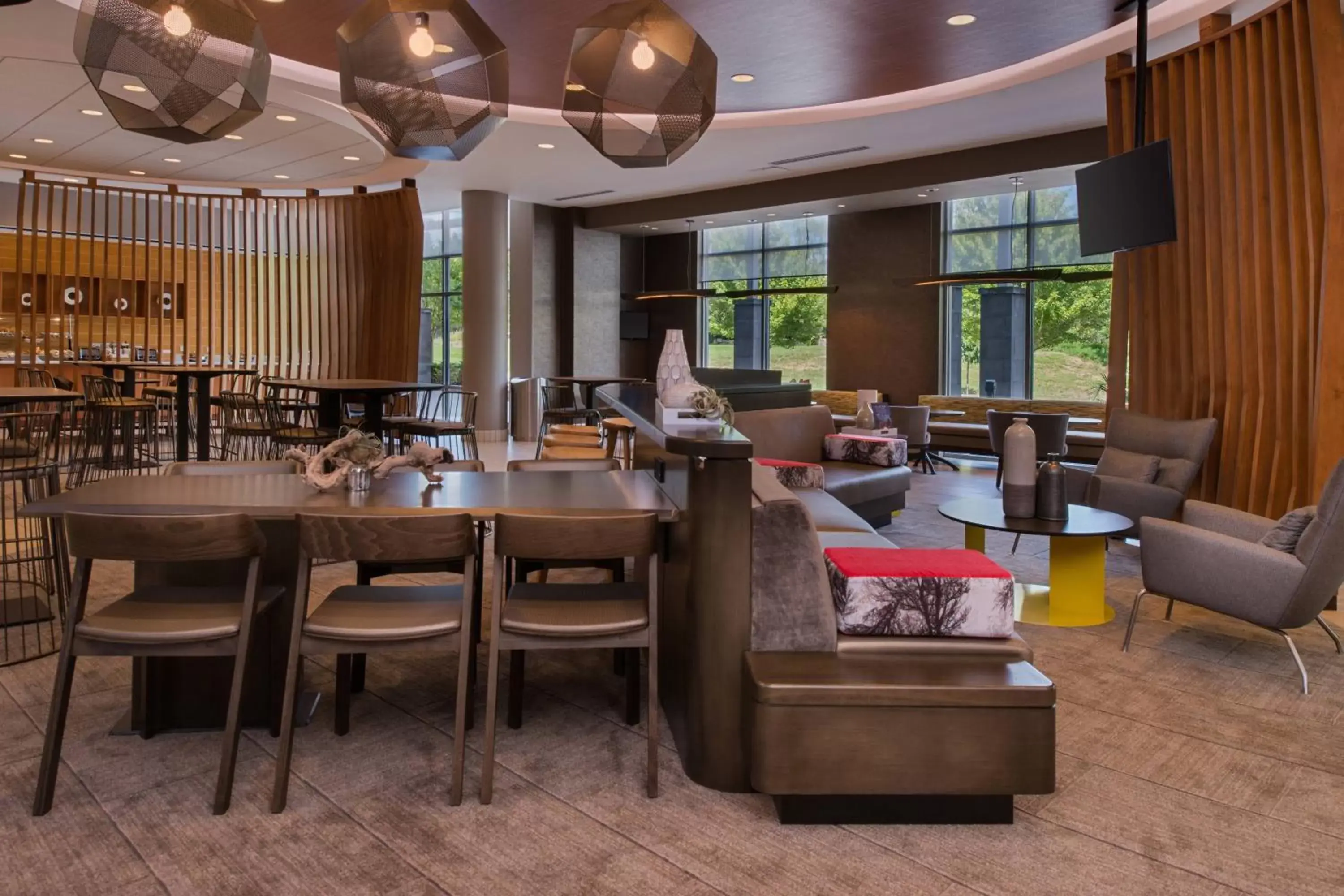 Lobby or reception, Restaurant/Places to Eat in SpringHill Suites Pittsburgh Southside Works