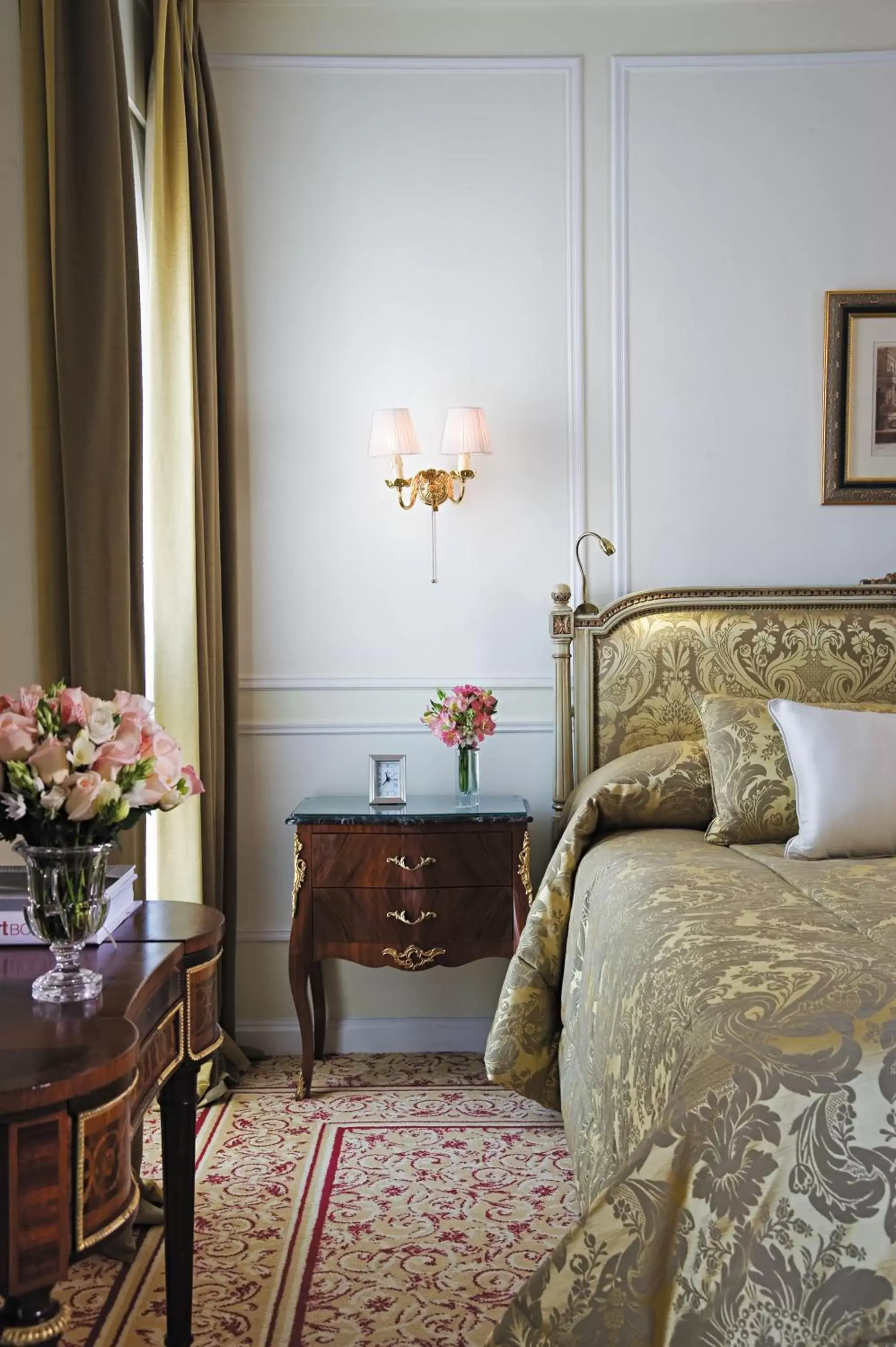 Bed in Alvear Palace Hotel - Leading Hotels of the World