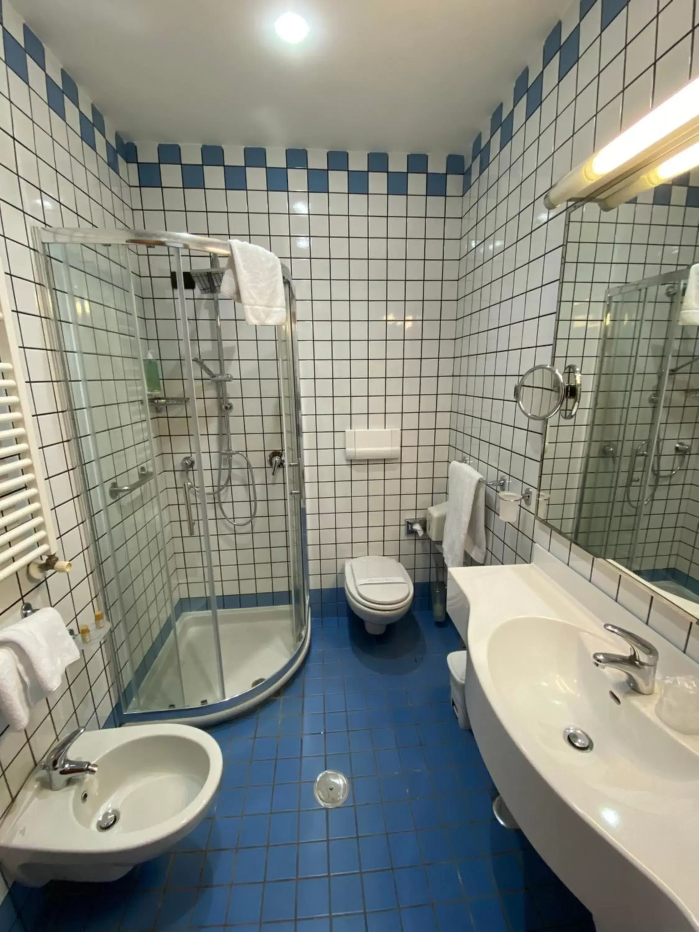 Bathroom in Gli Dei