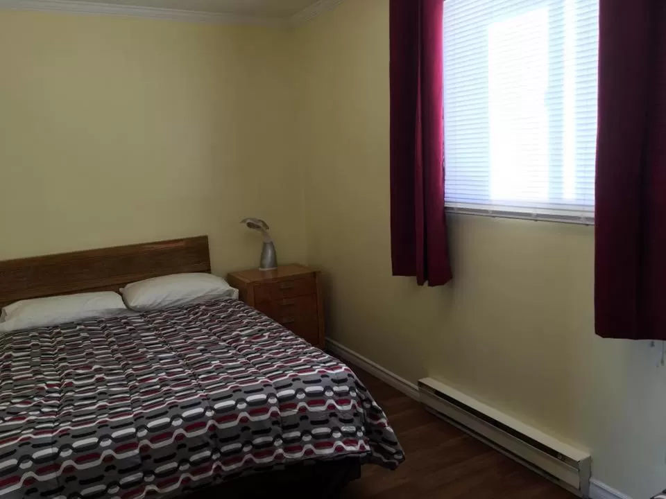 Bed in Wasaga Motel Inn