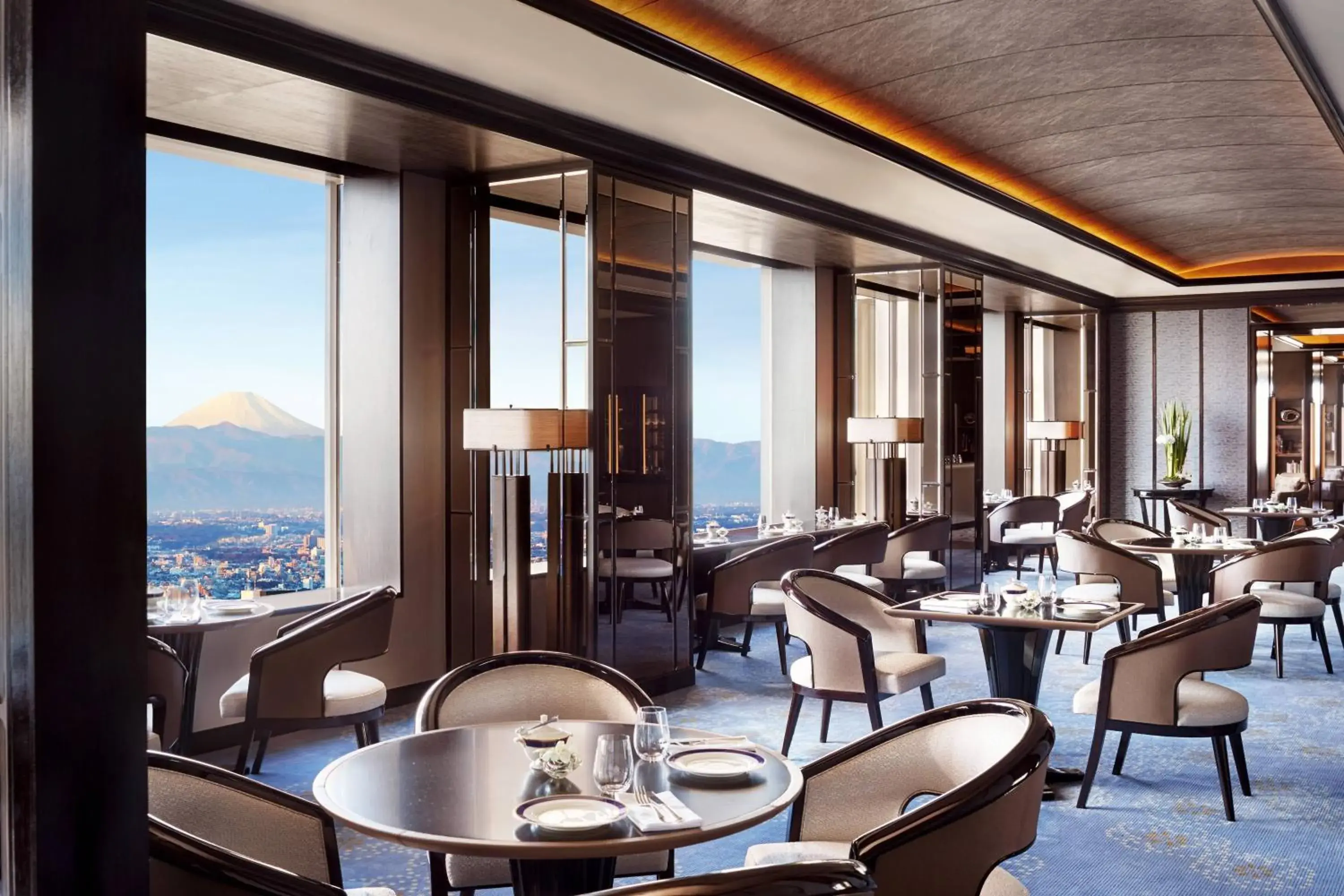 Lounge or bar, Restaurant/Places to Eat in The Ritz-Carlton Tokyo