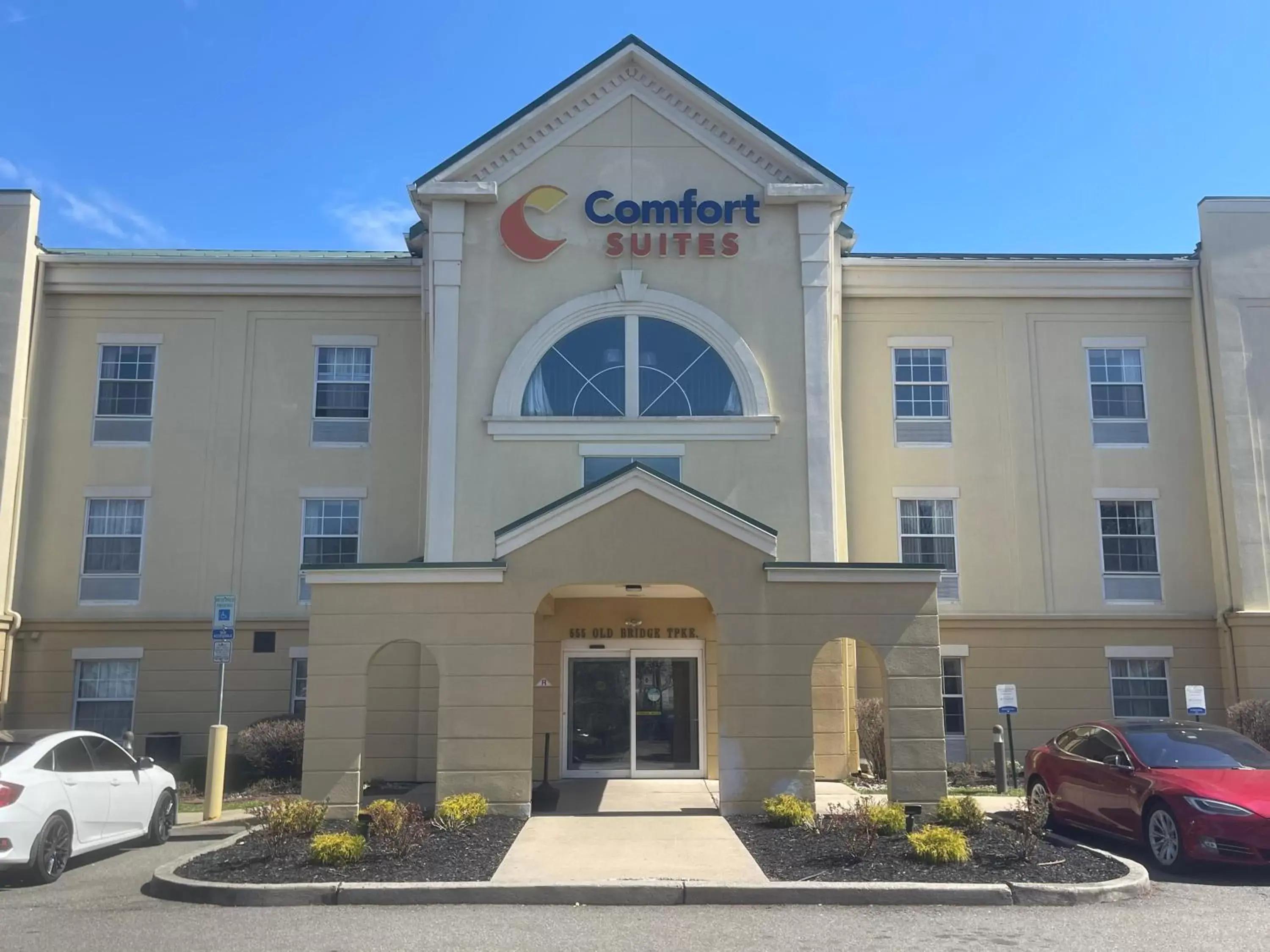 Property Building in Comfort Suites East Brunswick - South River