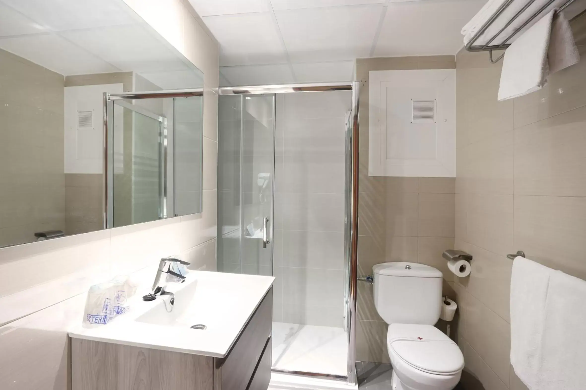 Toilet, Bathroom in Hotel Brasil