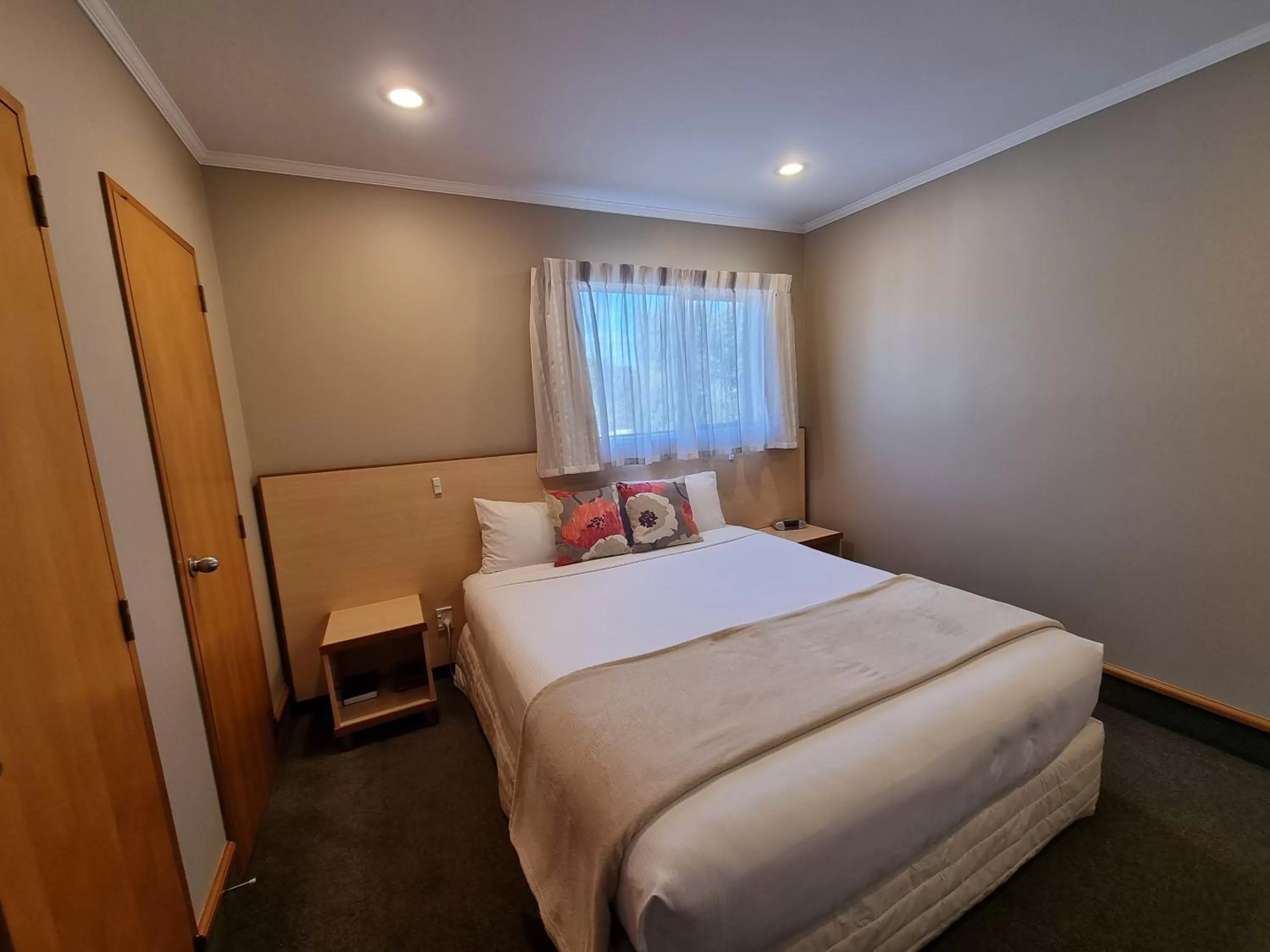 Bedroom, Bed in Amross Court