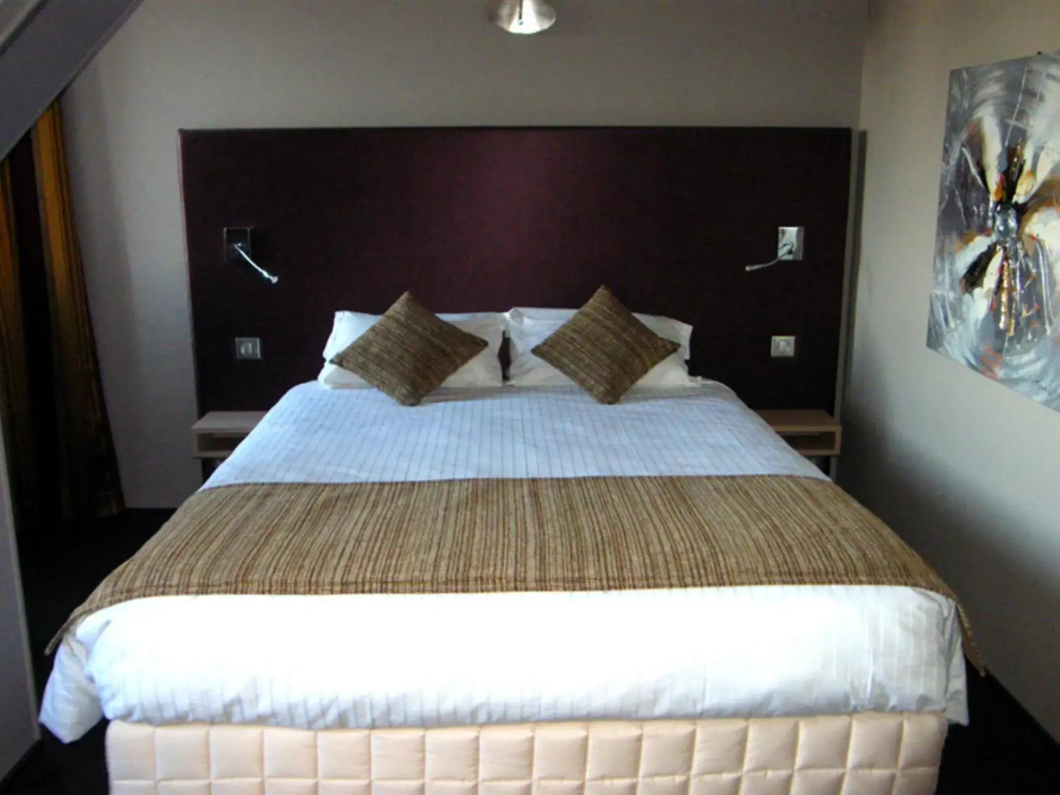 Bedroom, Bed in Hôtel Saint-Pierre