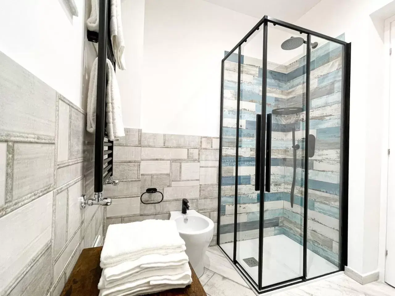 Shower, Bathroom in BaRock B&B Palermo
