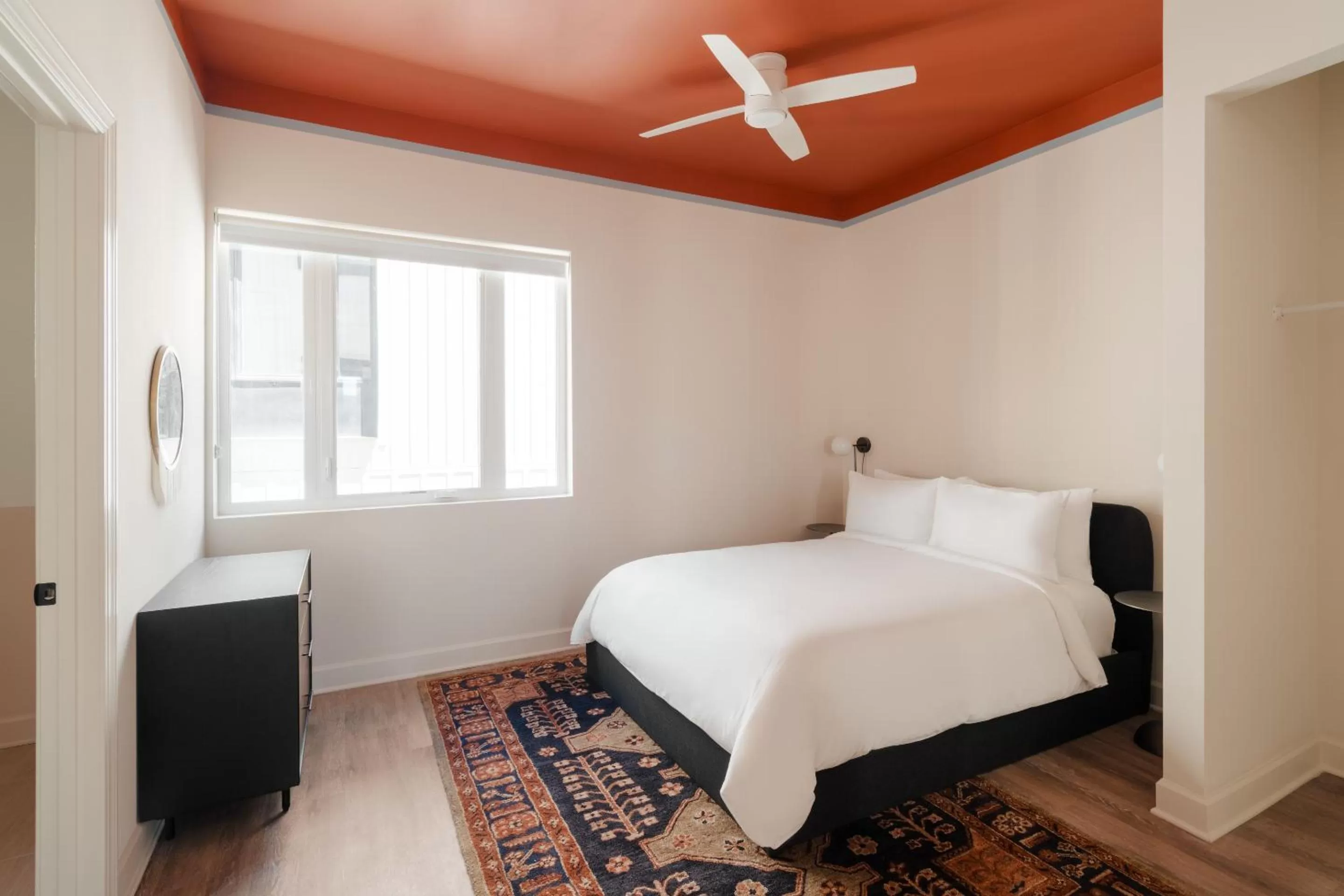 Living room, Bed in Sonder The Verse