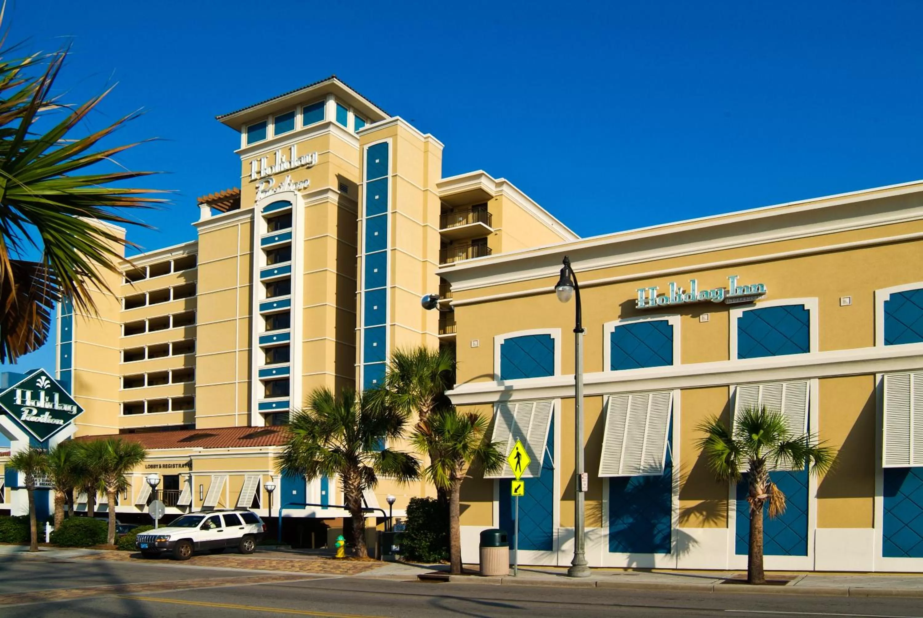 Facade/entrance in Holiday Pavilion Resort on the Boardwalk