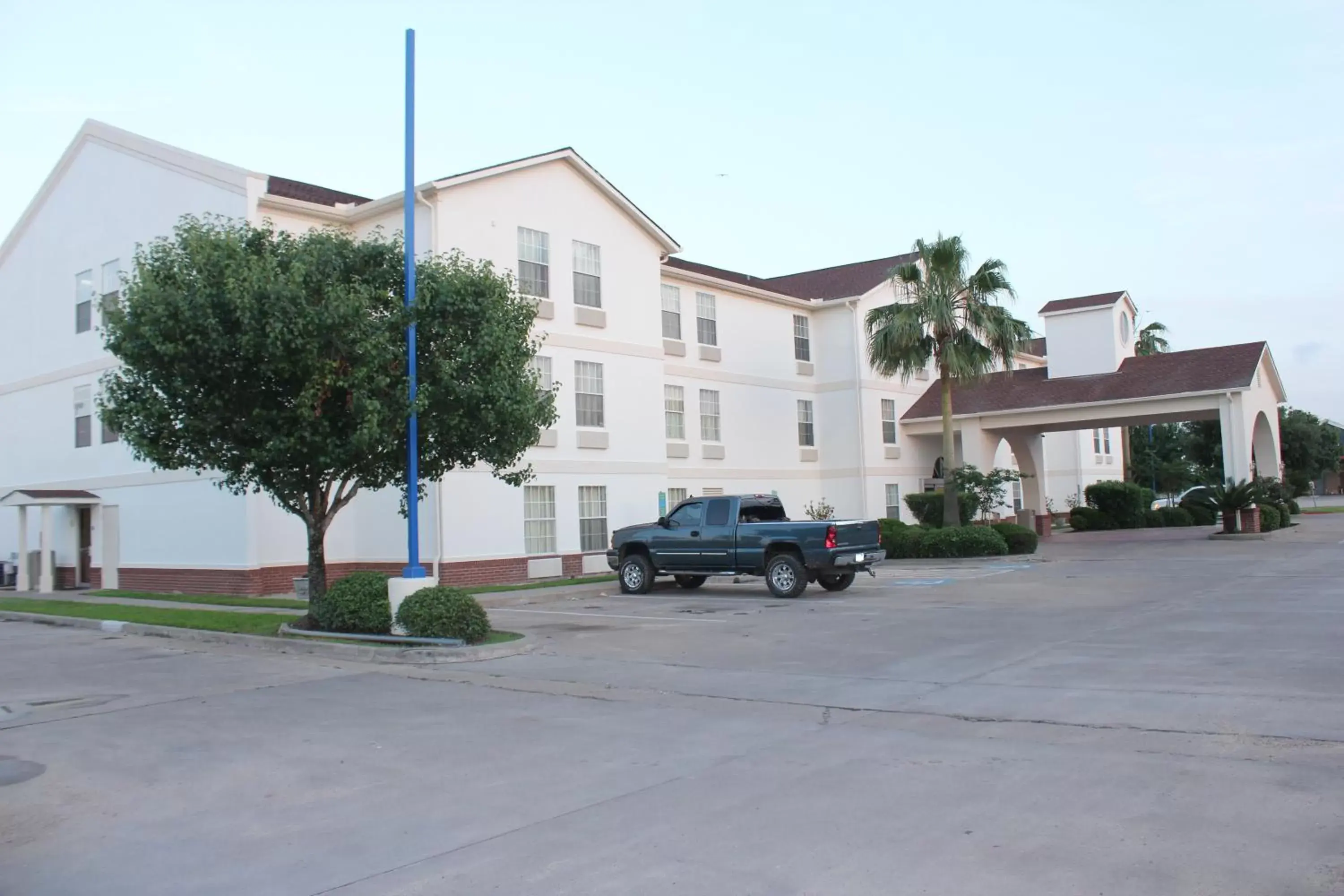 Property Building in Motel 6-Rosenberg, TX