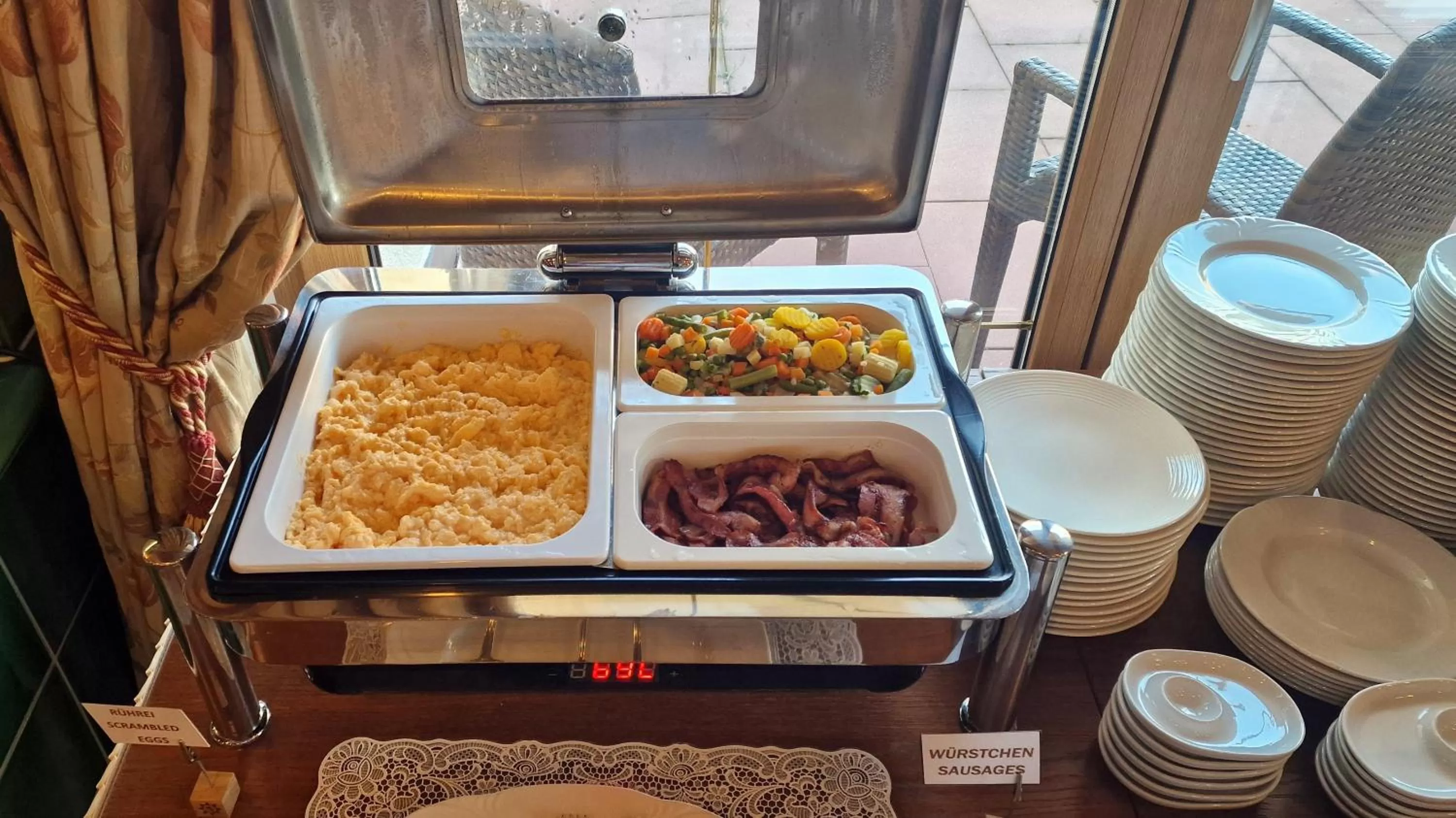 Buffet breakfast in Hotel Rebstock