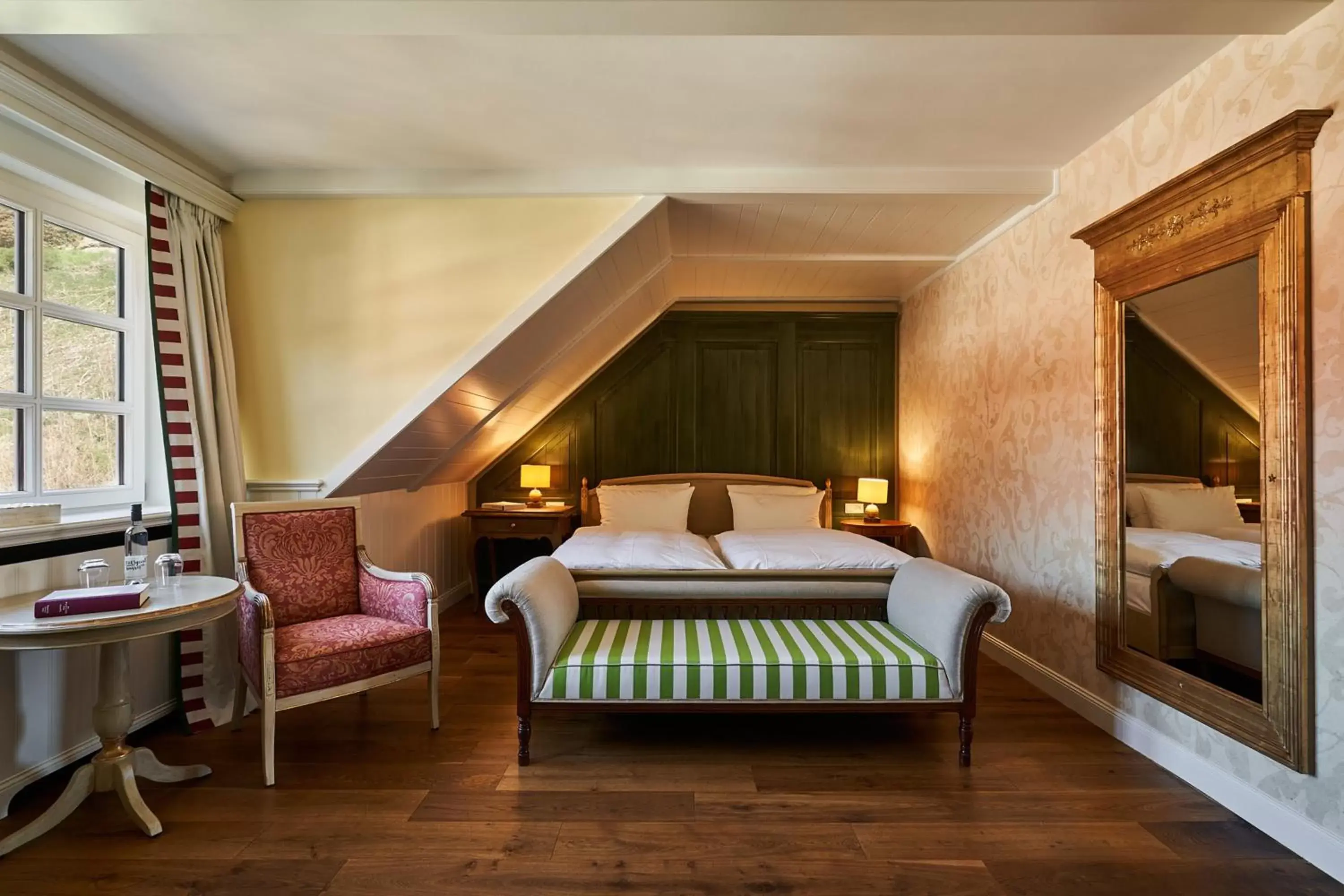 Bedroom, Bed in Hardenberg BurgHotel