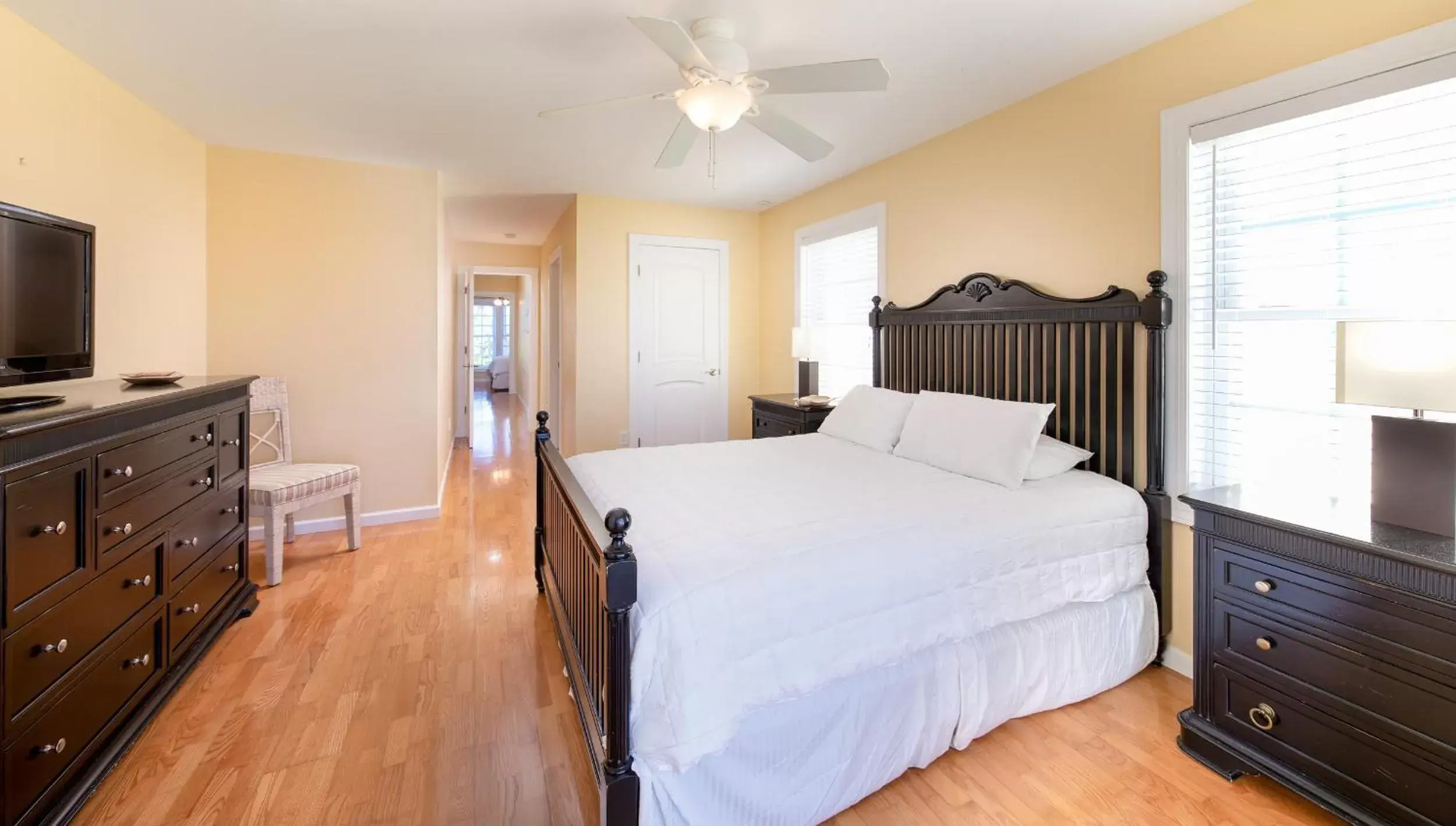 Bedroom, Bed in Lime Tree Bay Resort