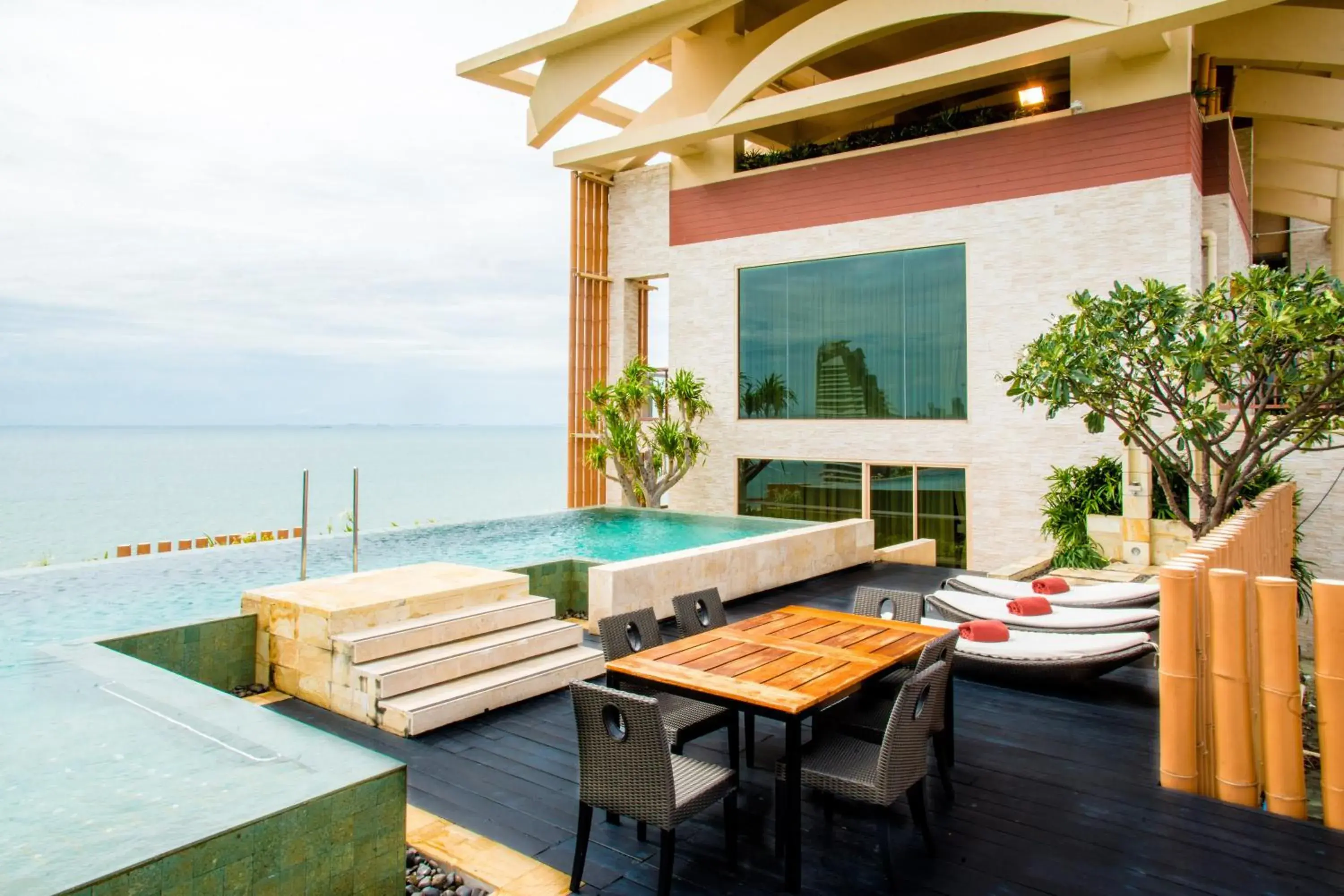 Photo of the whole room, Swimming Pool in Centara Grand Mirage Beach Resort Pattaya - SHA Extra Plus