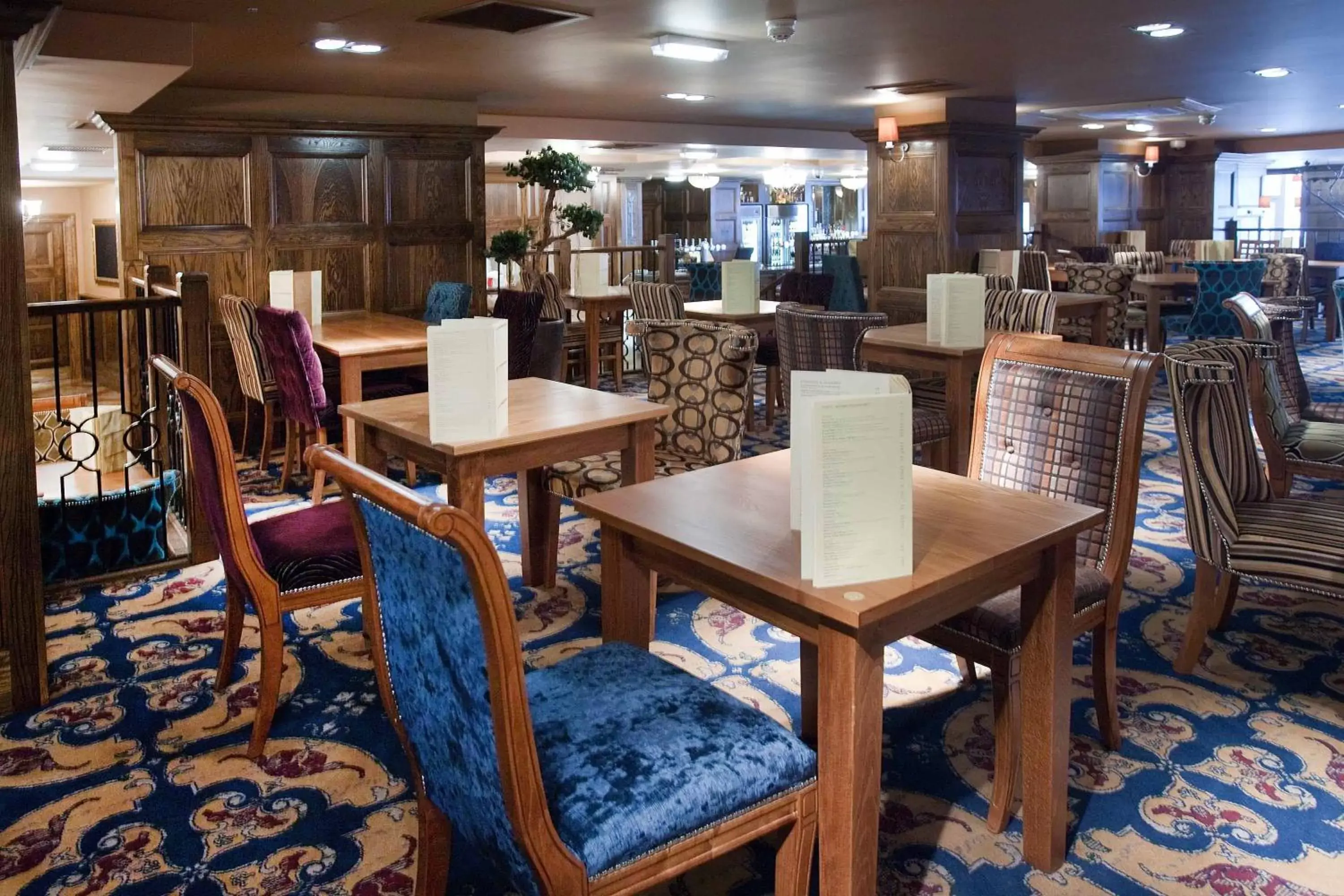 Restaurant/Places to Eat in The White Lady Wetherspoon