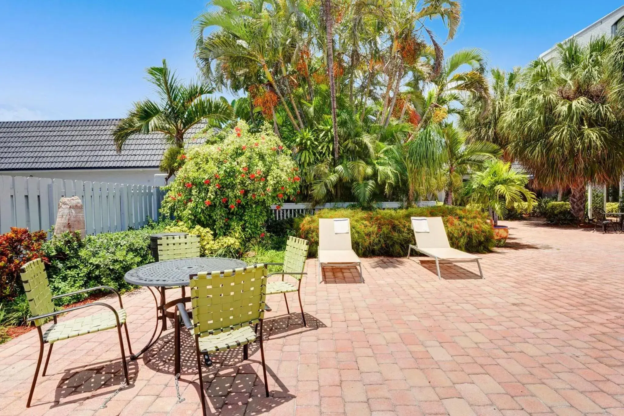 Patio in Plaza Hotel Fort Lauderdale