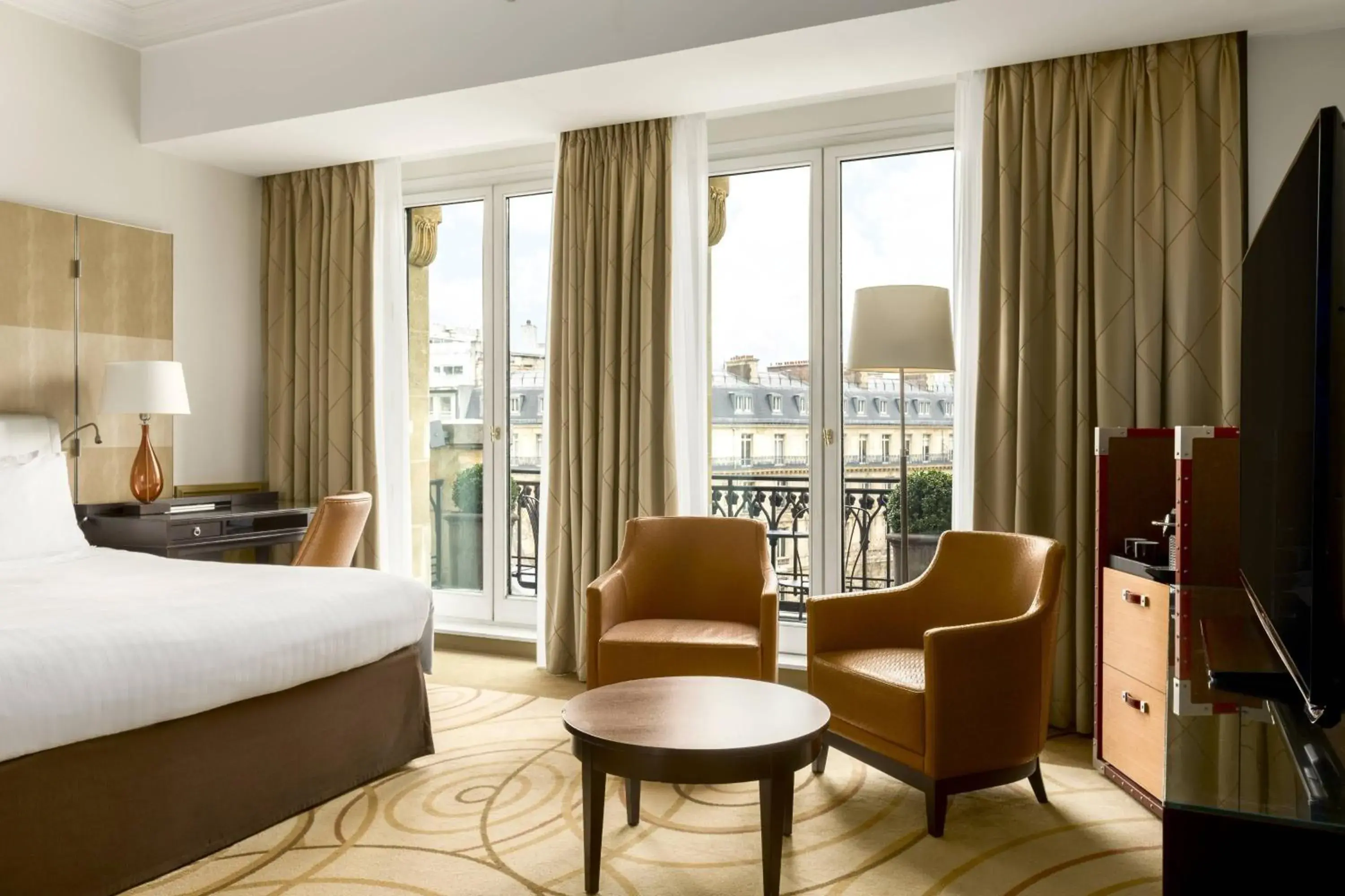 Photo of the whole room in Paris Marriott Champs Elysees Hotel