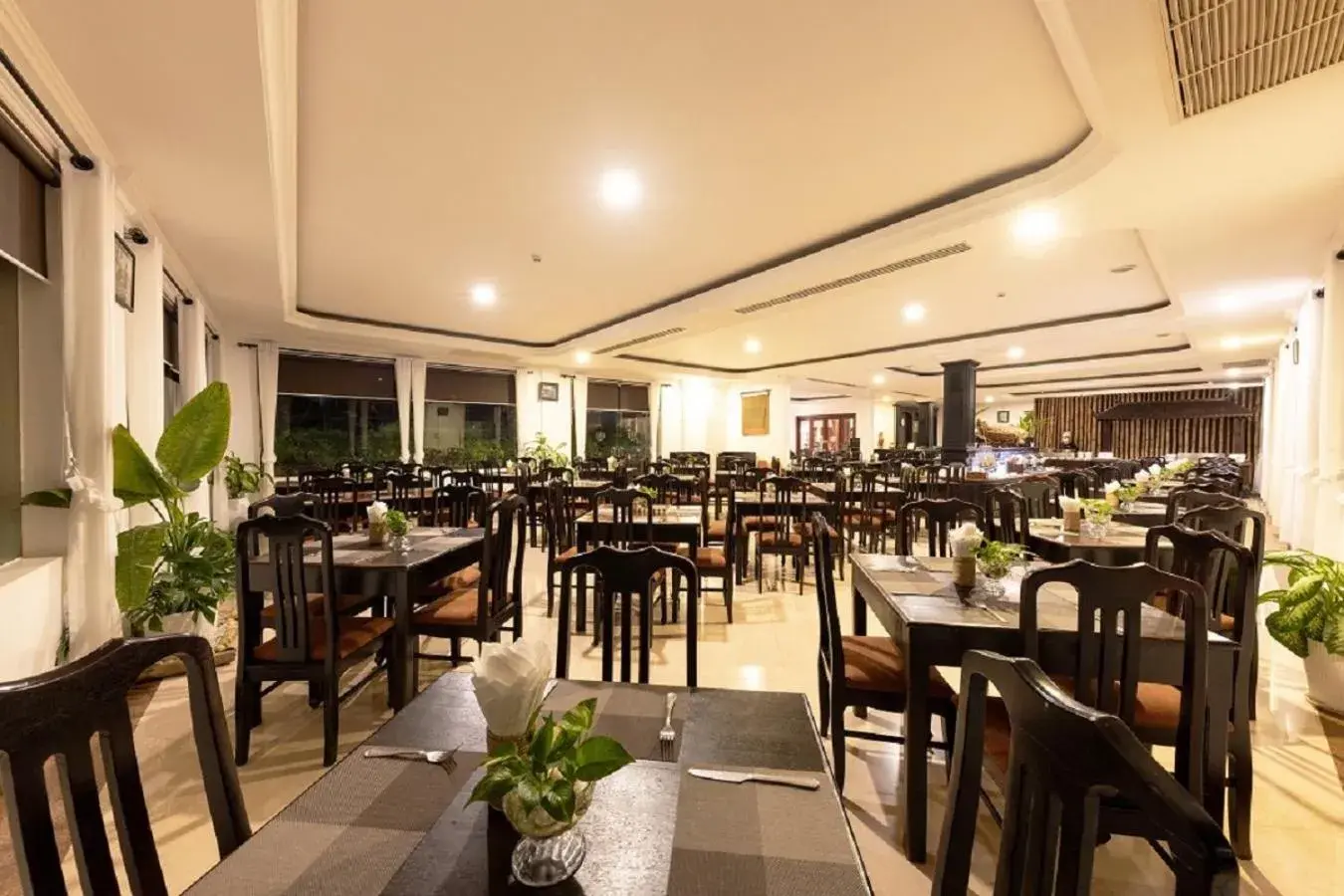 Restaurant/Places to Eat in Khemara Angkor Hotel & Spa