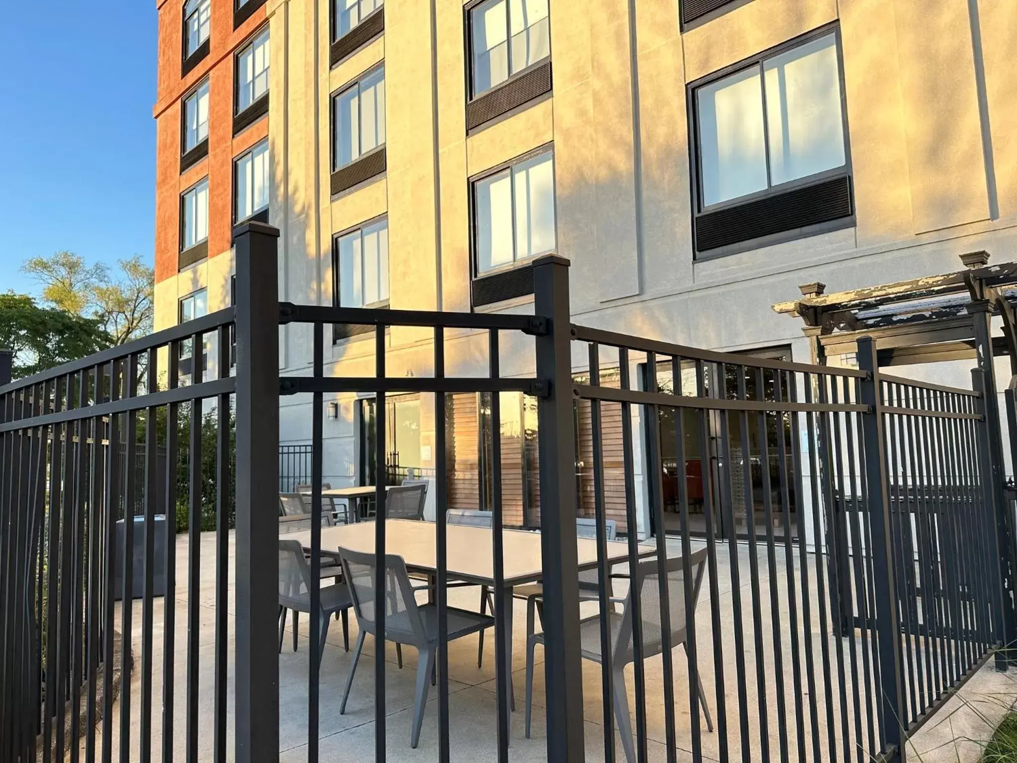 Property building, Balcony/Terrace in Holiday Inn Express & Suites - Prospect Heights, an IHG Hotel