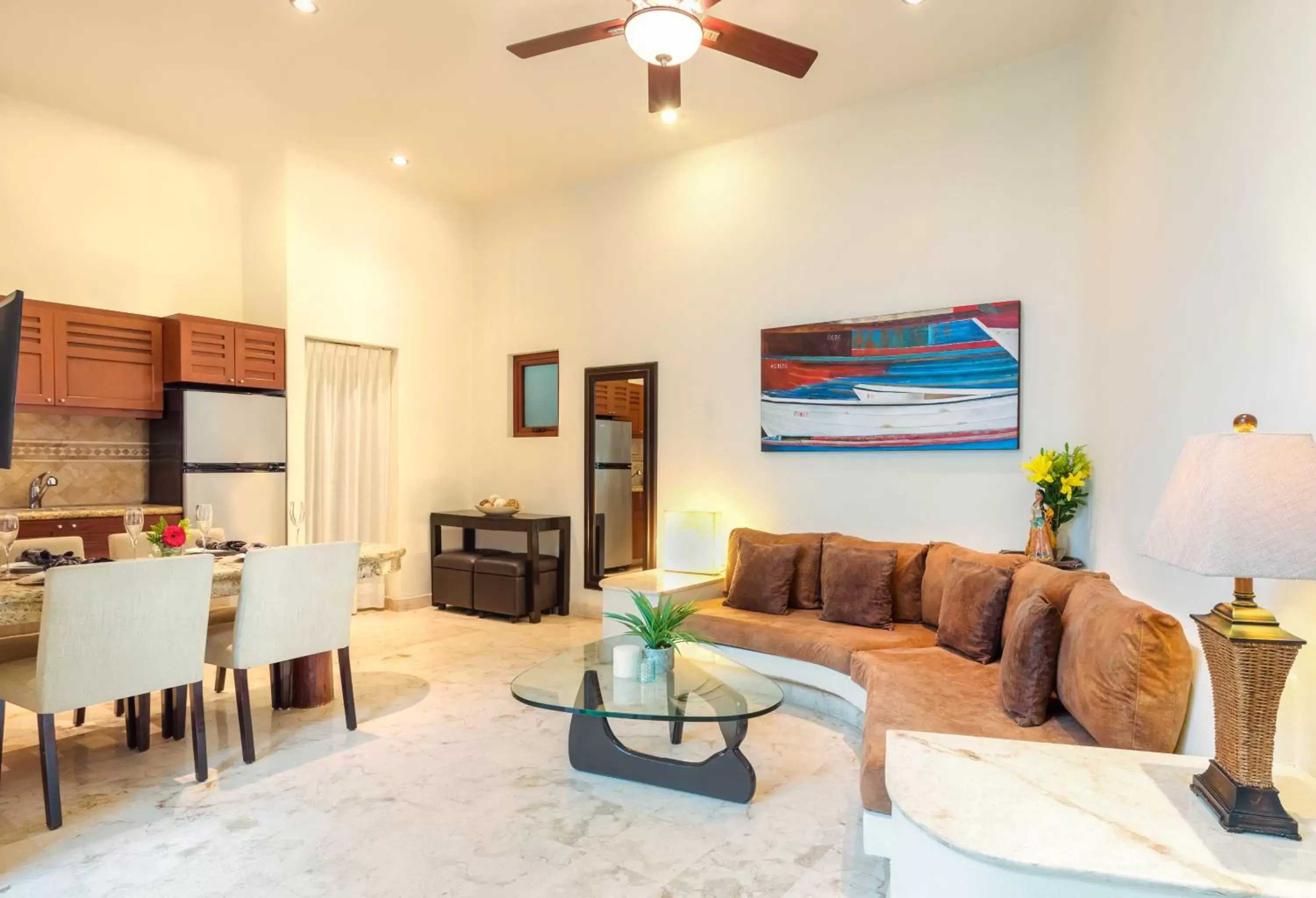 Living room, Seating Area in Maya Villa Condo Hotel and Beachclub