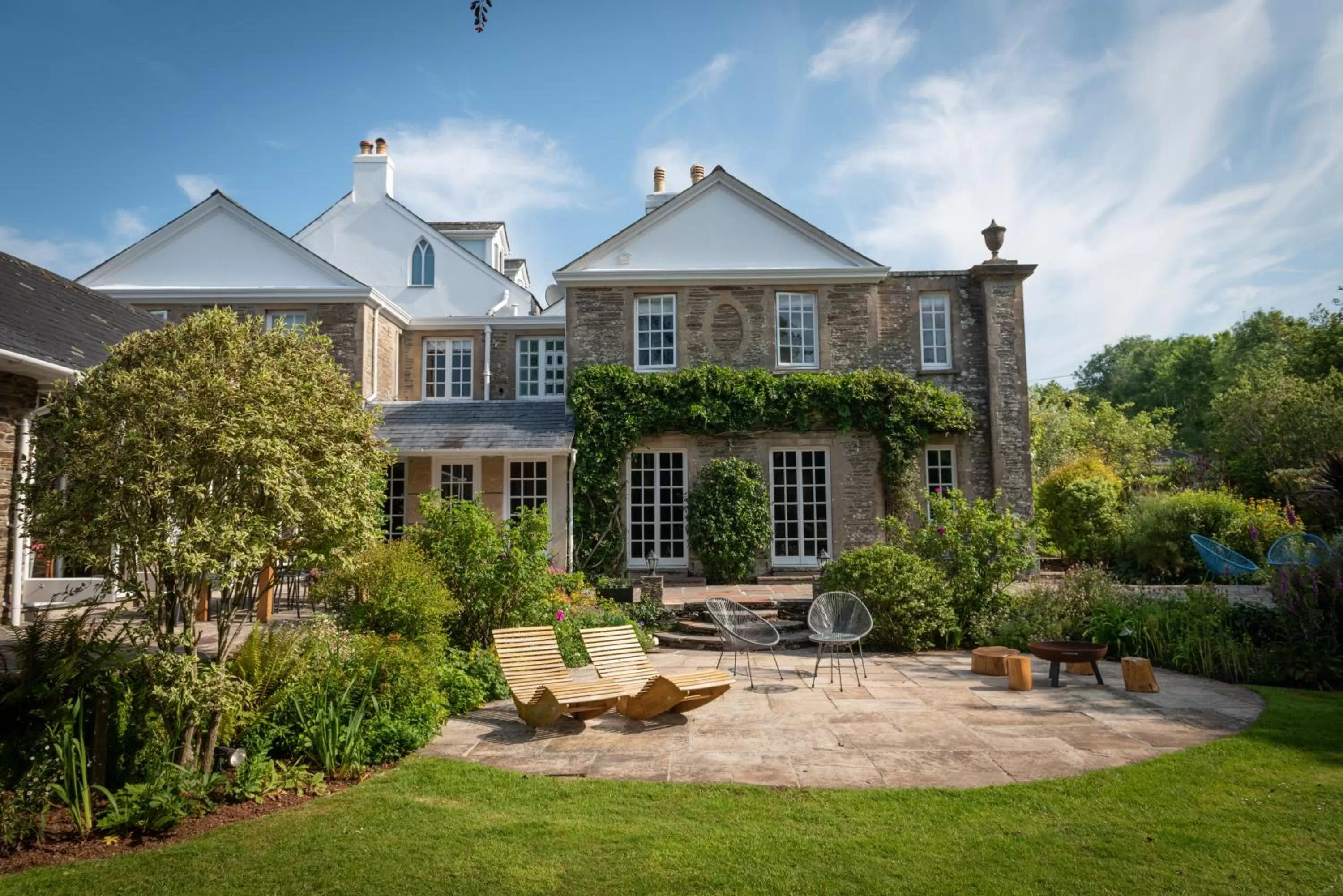 Property Building in The Whitehouse