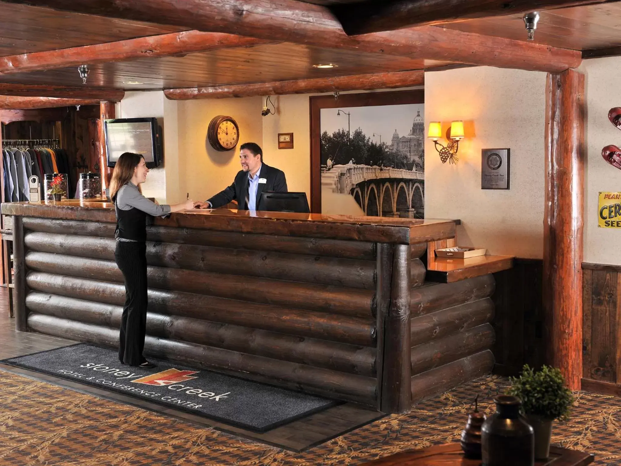 Lobby/Reception in Stoney Creek Hotel Des Moines - Johnston