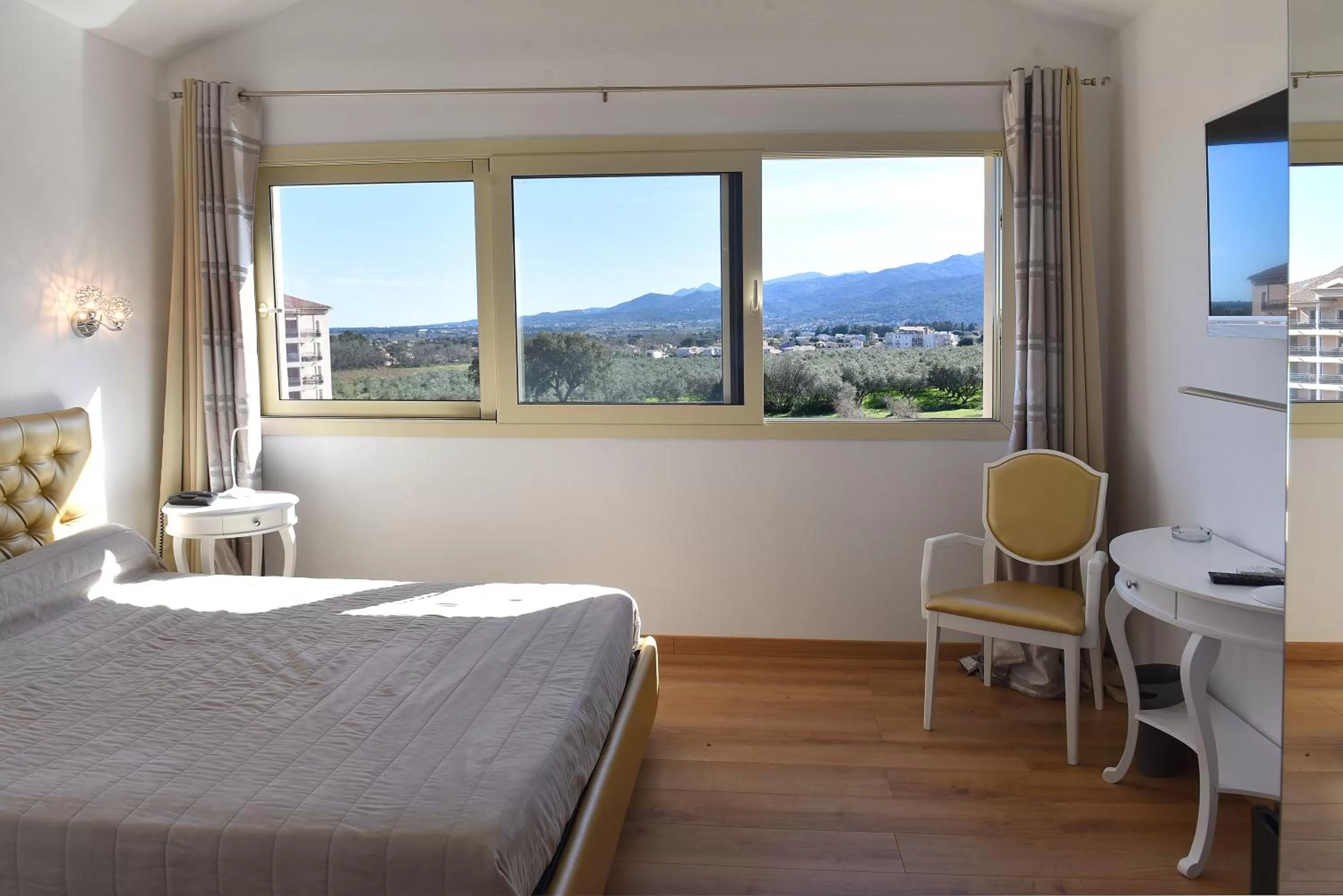 Photo of the whole room, Bed in Castellu Rossu