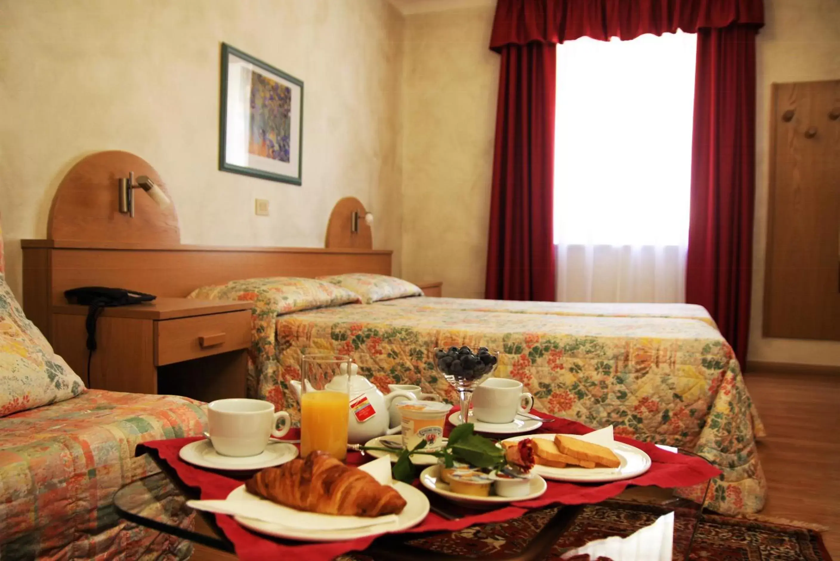 Bedroom, Breakfast in Hotel Centro