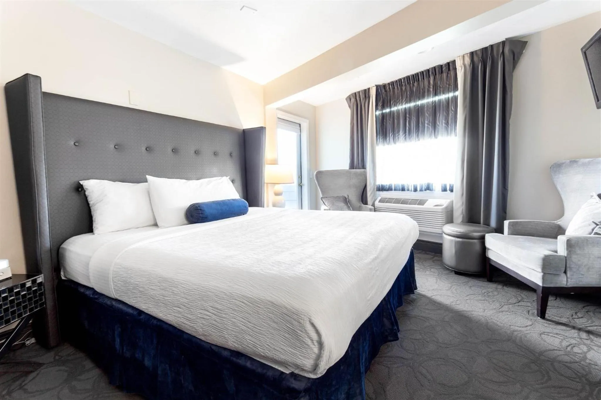 Bedroom in Aqua Blue Hotel