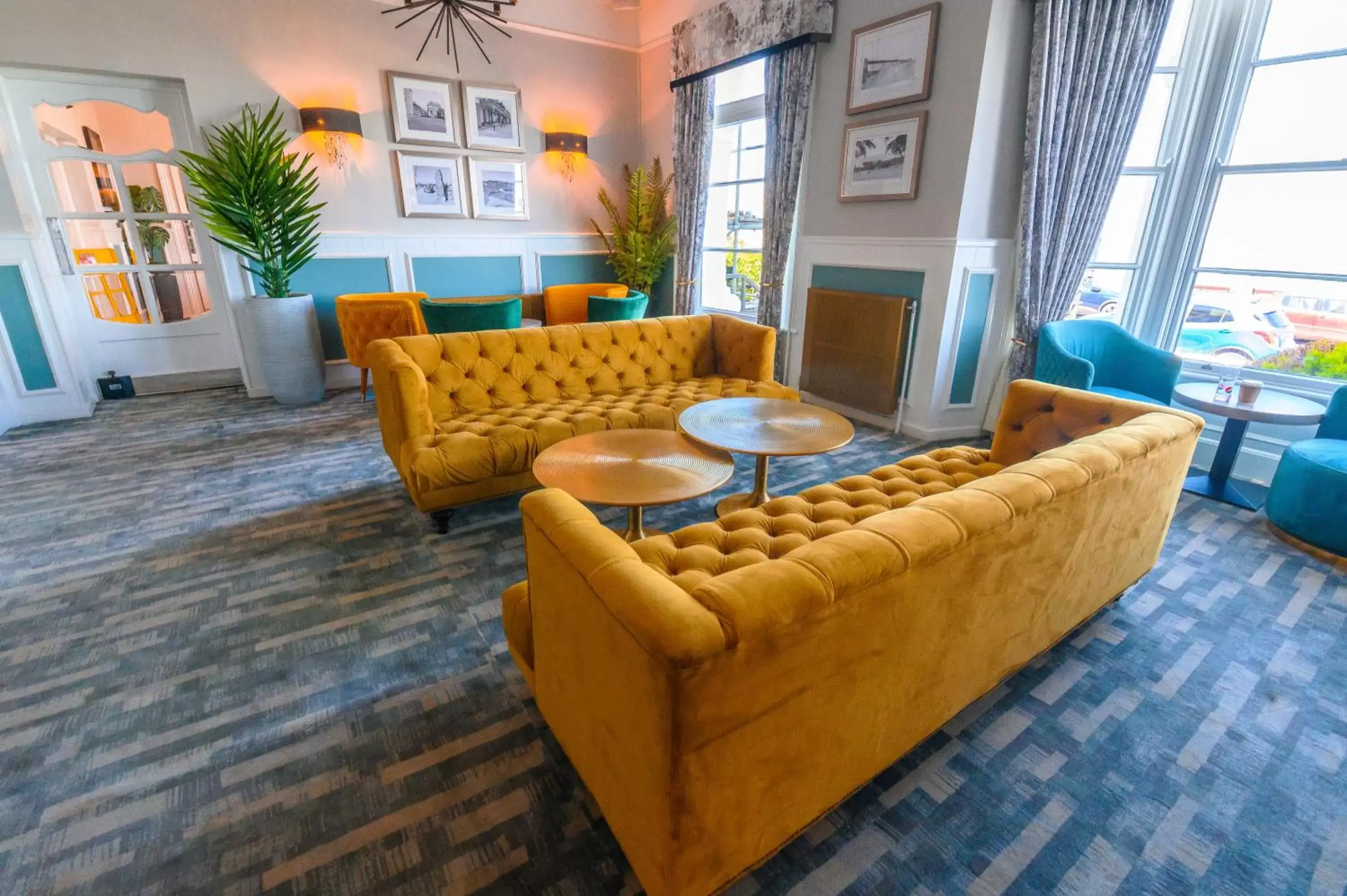 Lounge or bar, Seating Area in Llandudno Bay Hotel