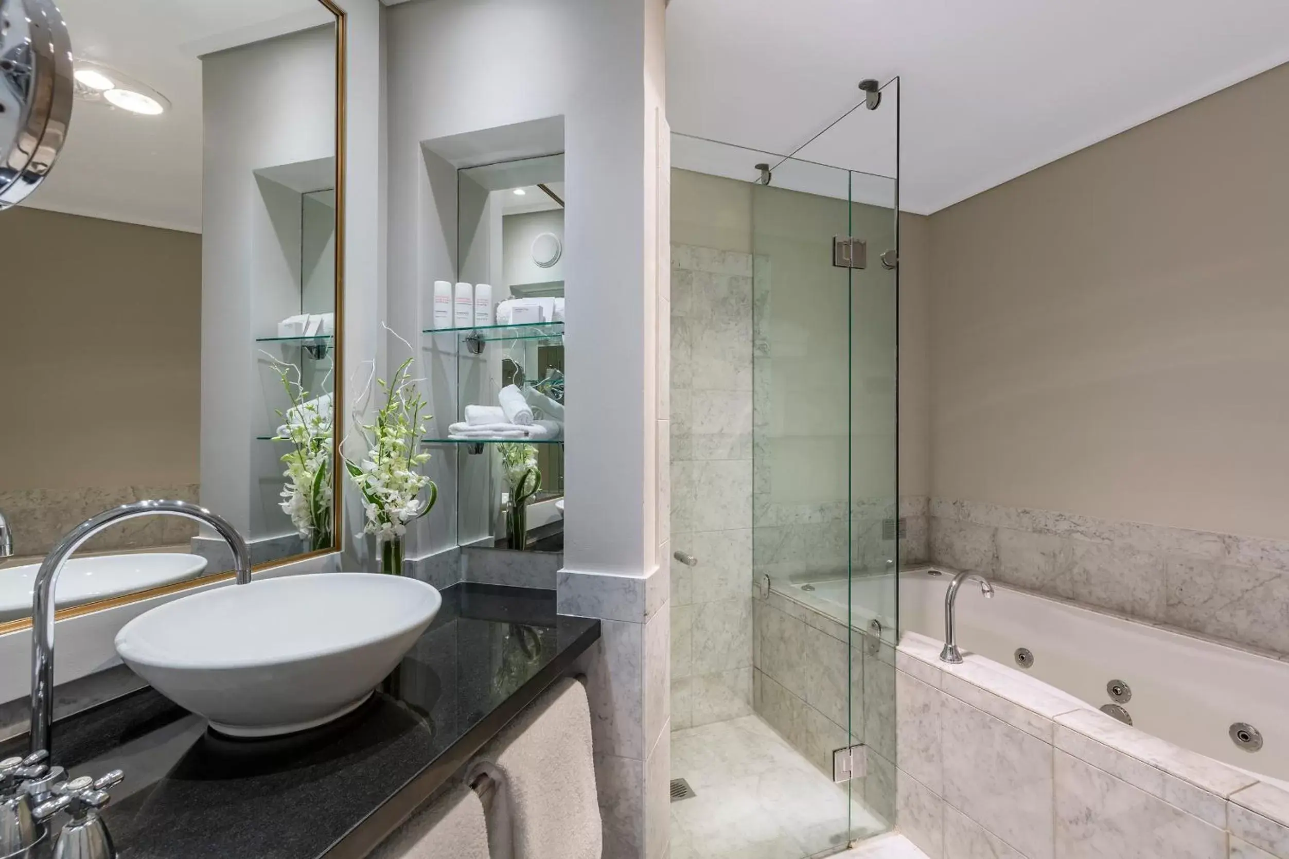 Shower, Bathroom in Radisson Blu Plaza Hotel Sydney