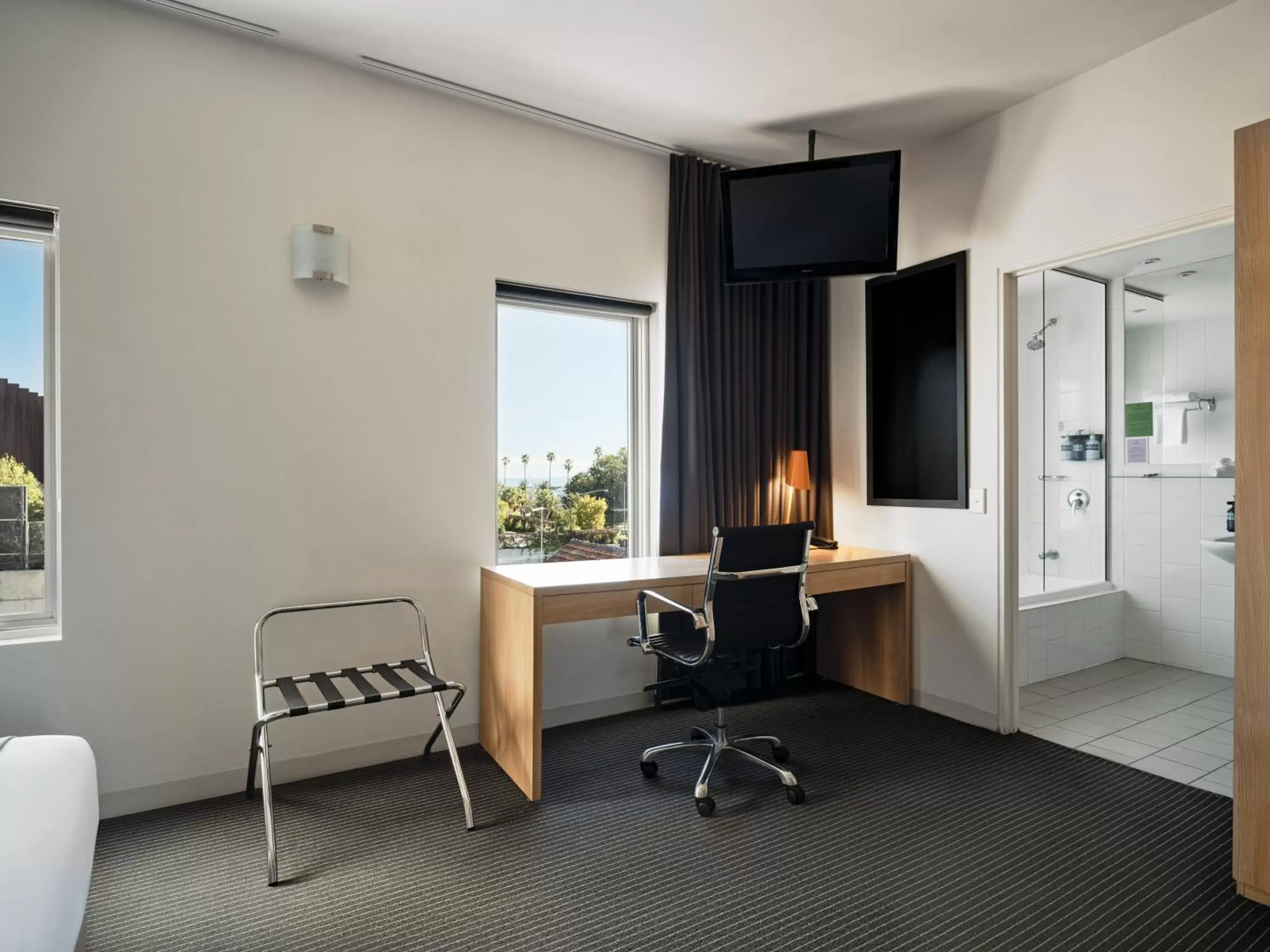 Bedroom, Seating Area in Saint Kilda Beach Hotel - formerly Rydges St Kilda
