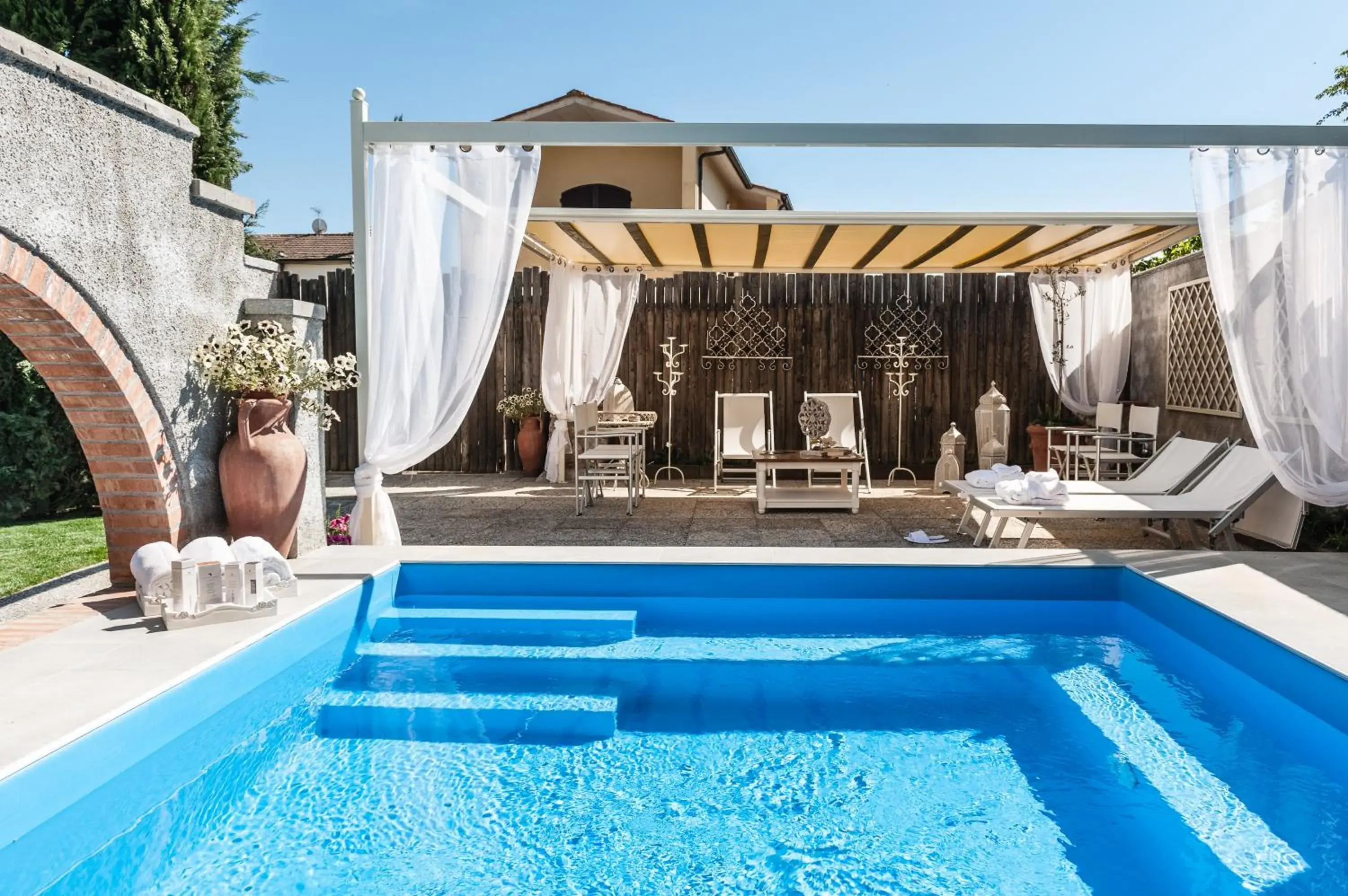 Swimming Pool in Giardino della Pieve Relais