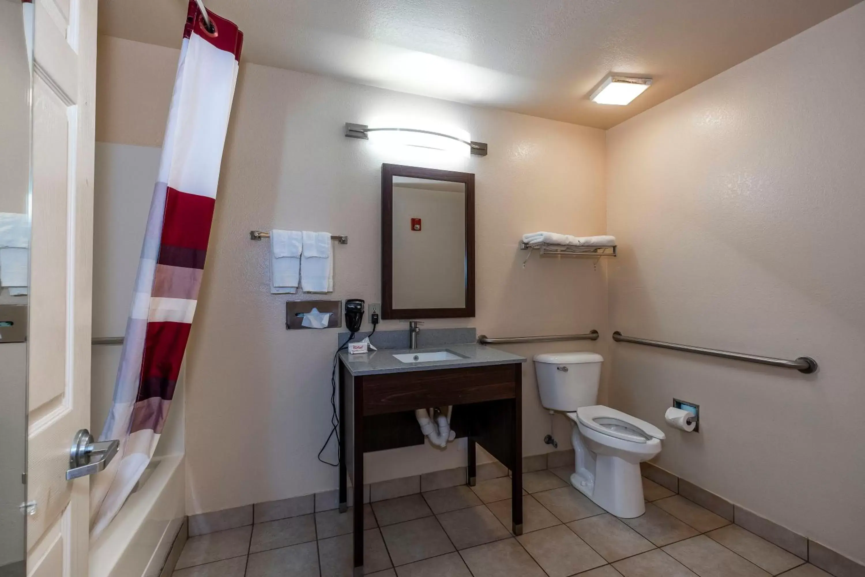 Other, Bathroom in Red Roof Inn Valdosta - University