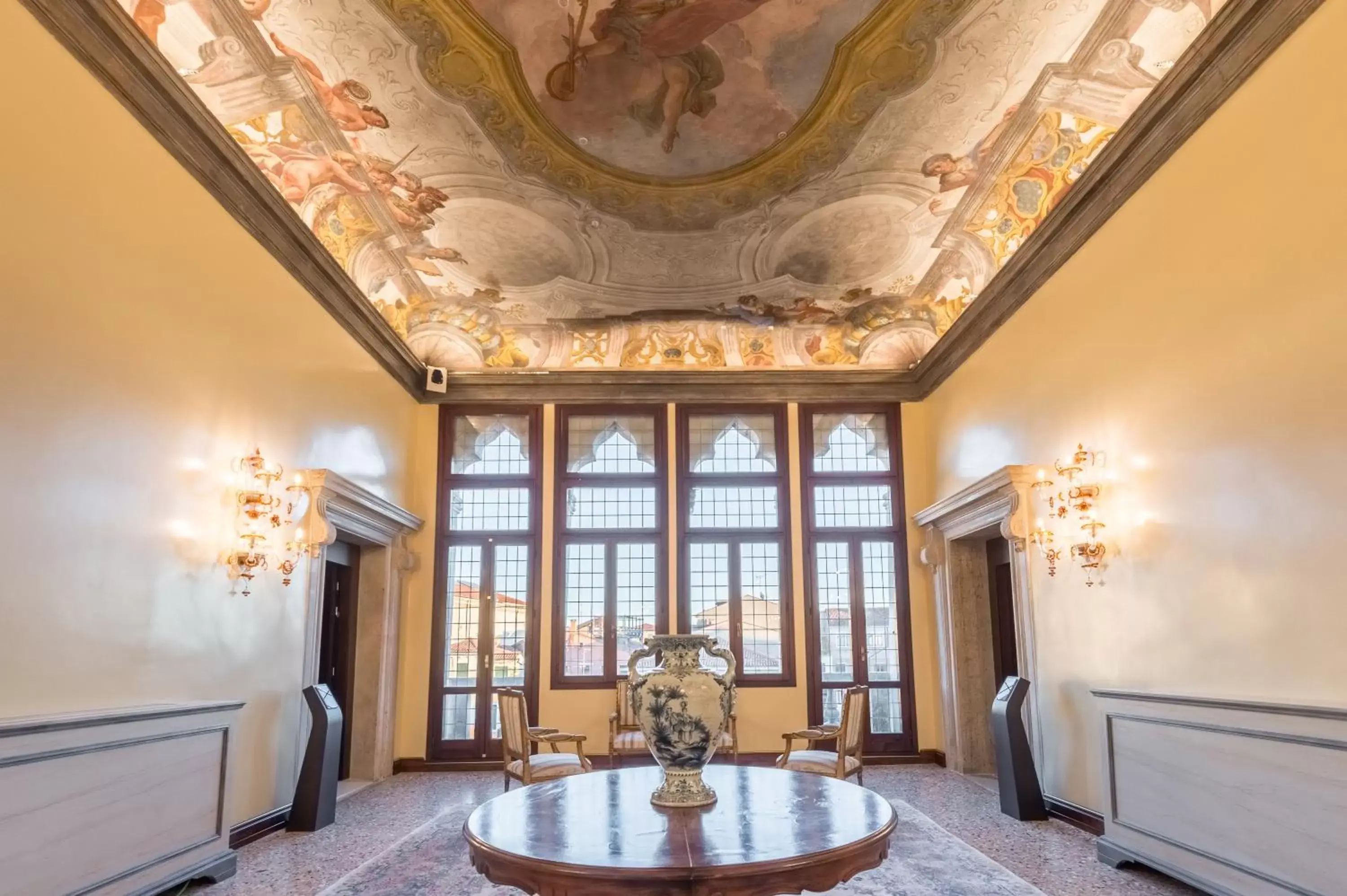 Lounge or bar in Hotel Nani Mocenigo Palace Lounge or bar in Hotel Nani Mocenigo Palace