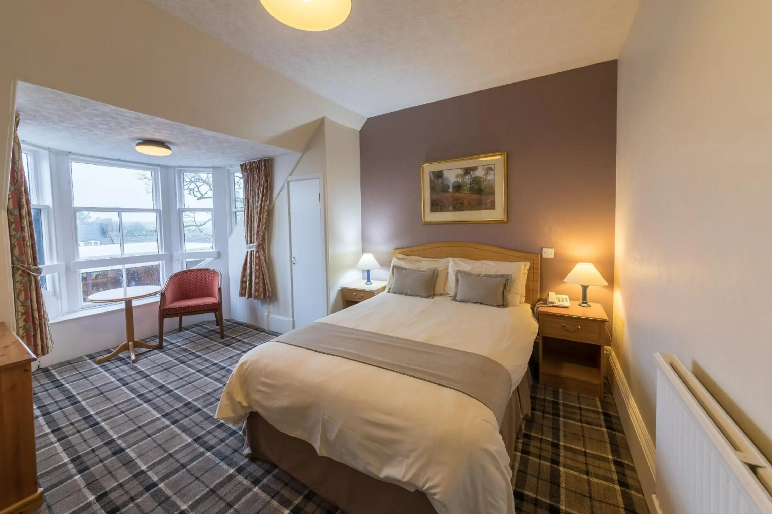 Photo of the whole room, Bed in Pentland Hotel