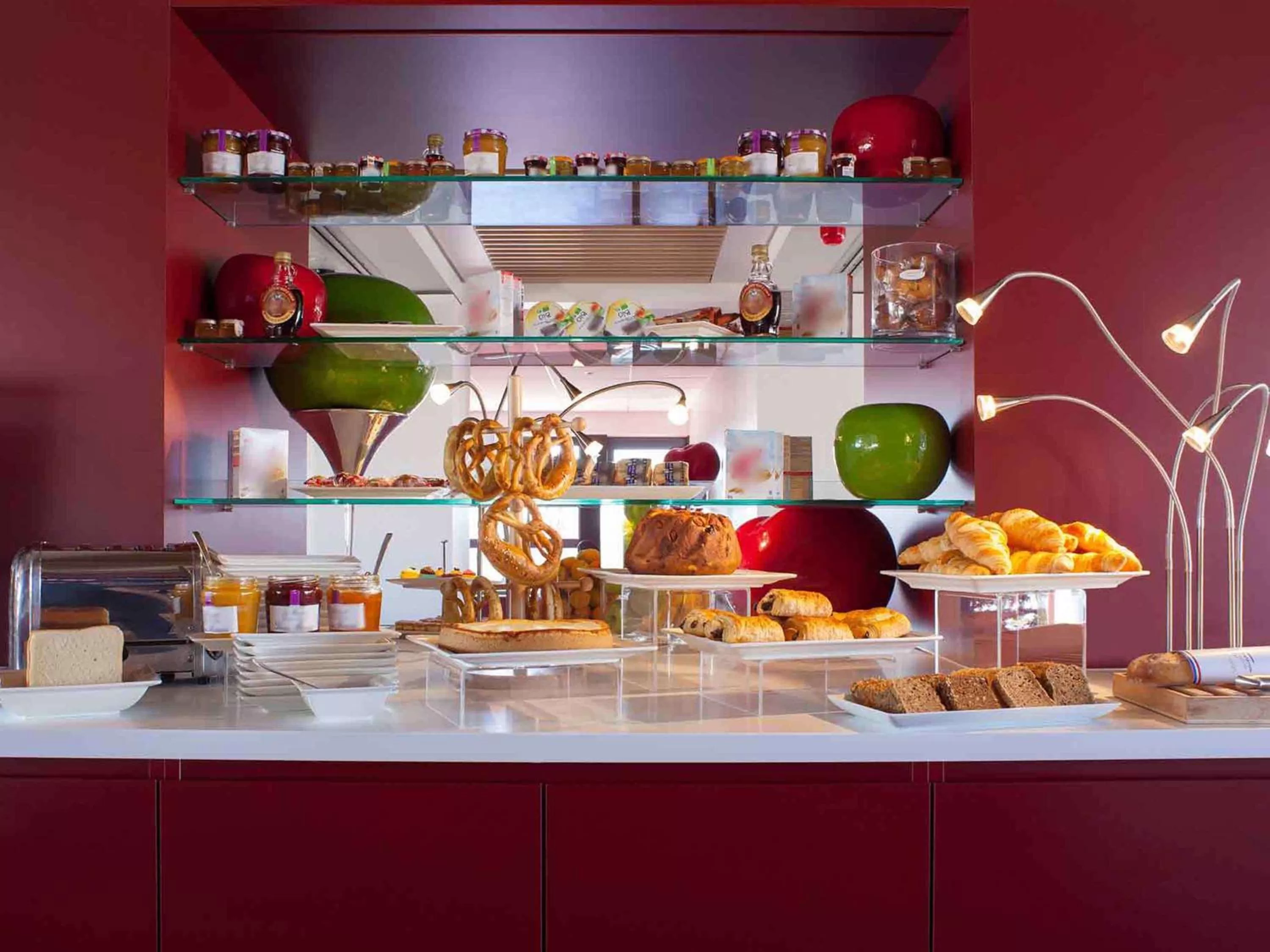 Restaurant/places to eat in Mercure Strasbourg Centre