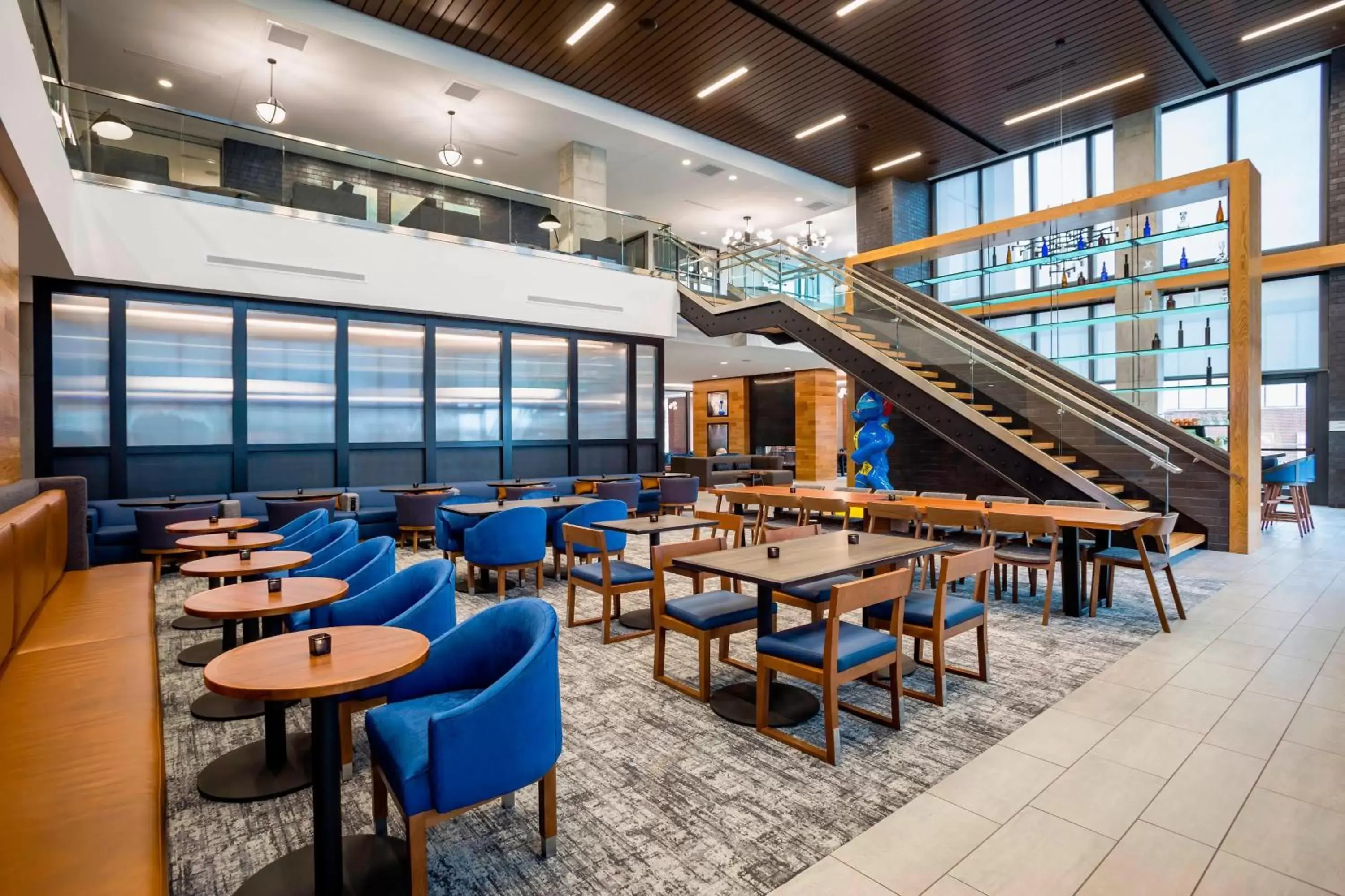 Restaurant/Places to Eat in SpringHill Suites Madison