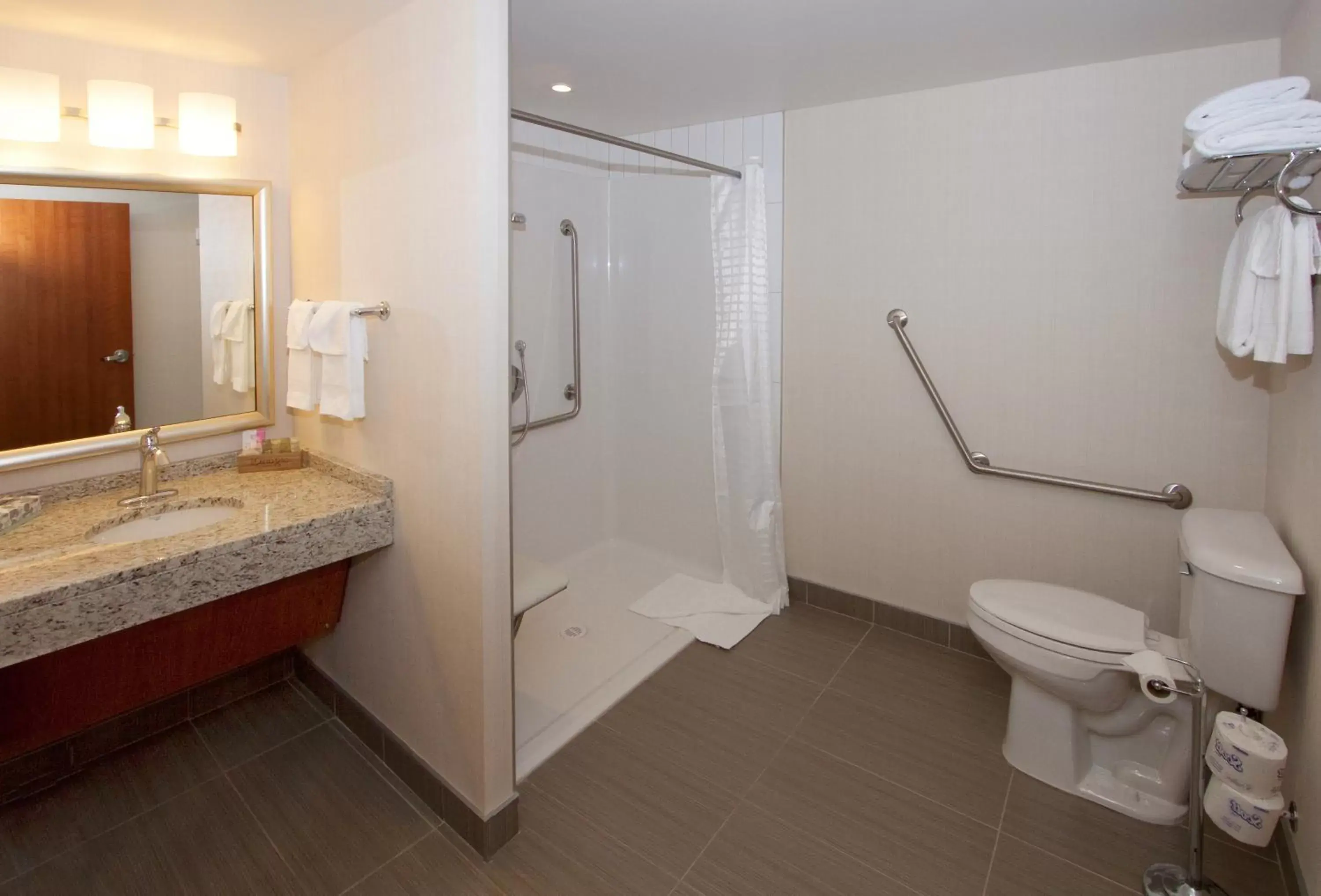 Bathroom in The Crimson Jasper