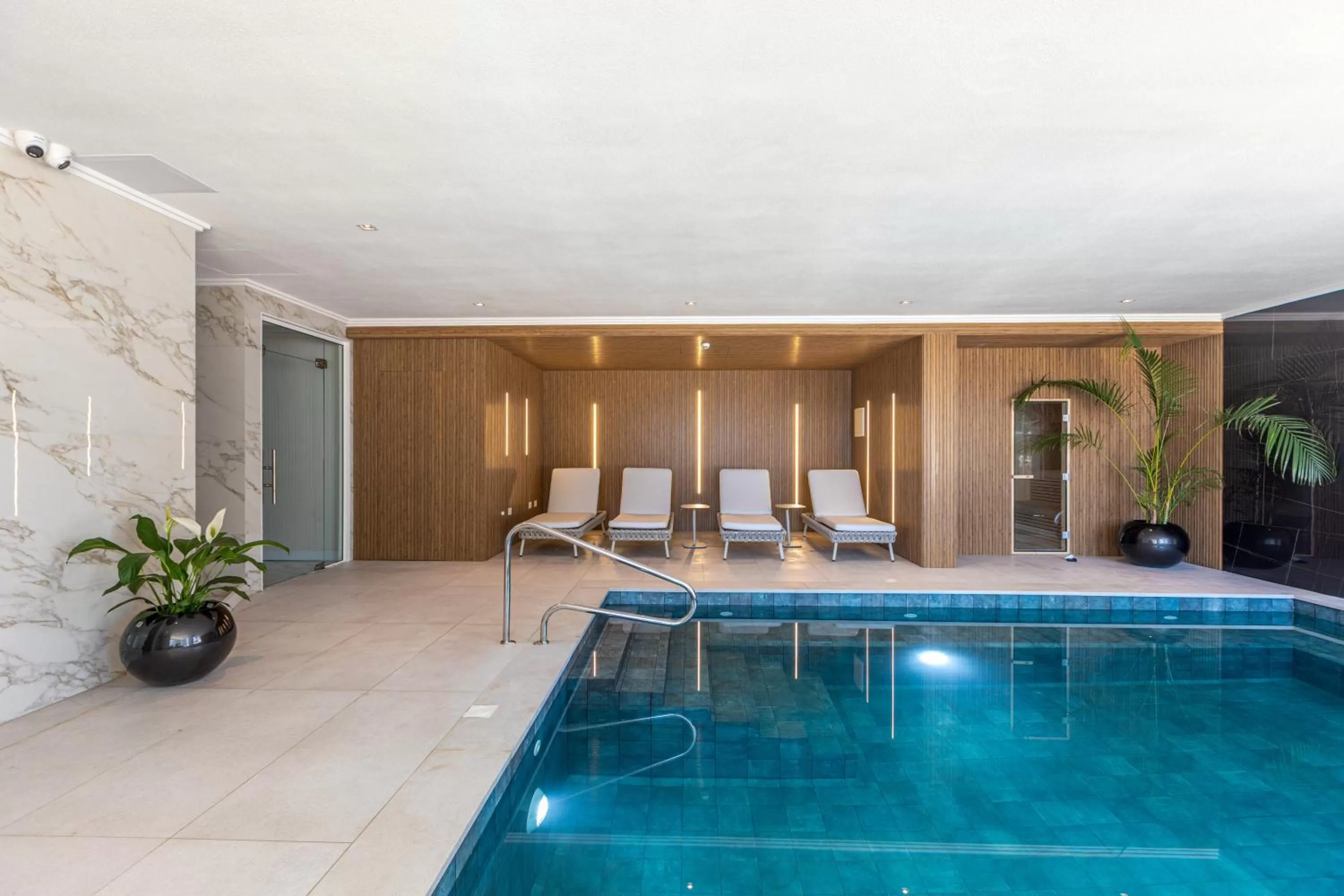 Swimming pool in Hotel Solerios Mansa