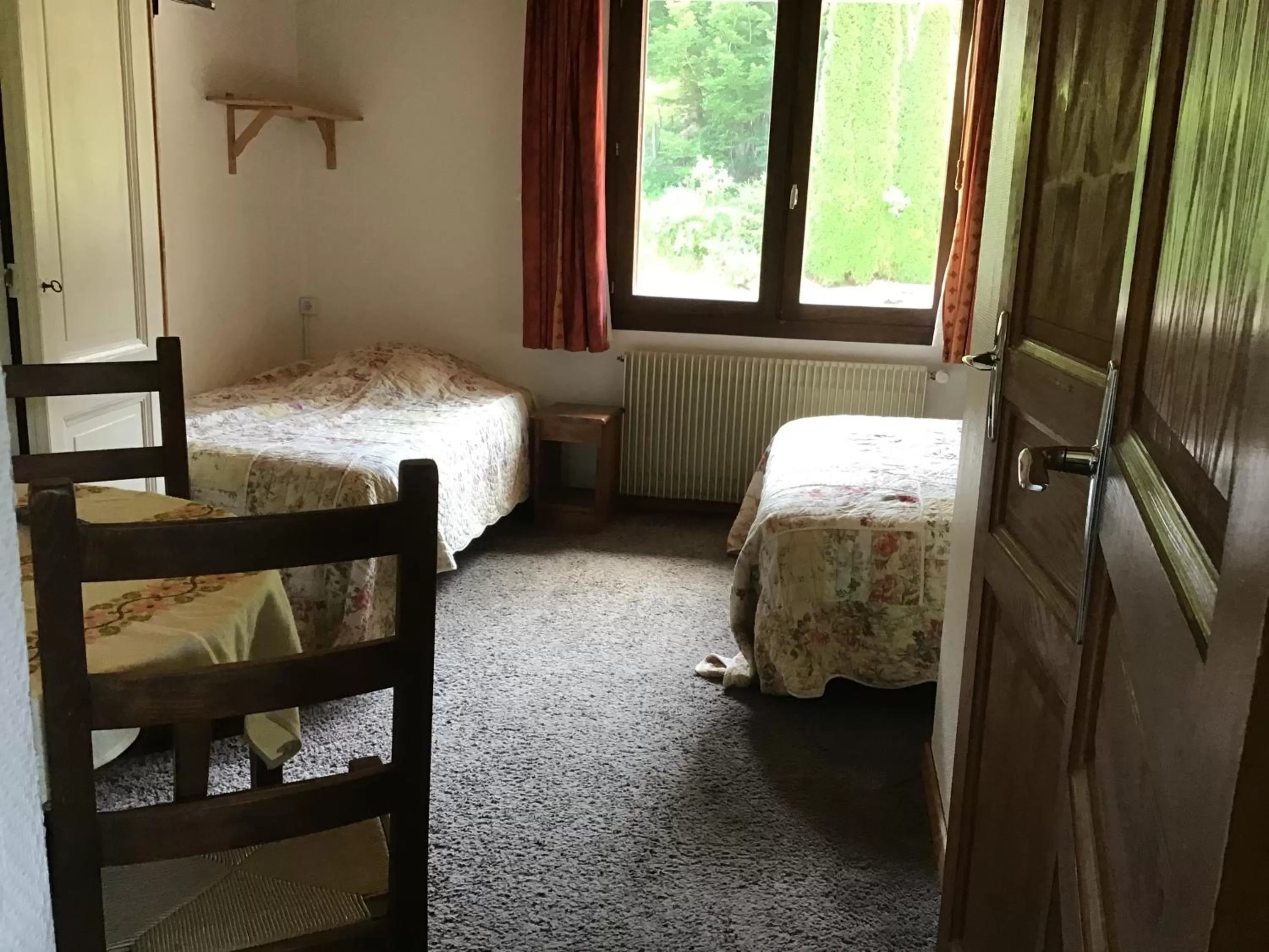 Bed in Hotel Bergerie Chatel