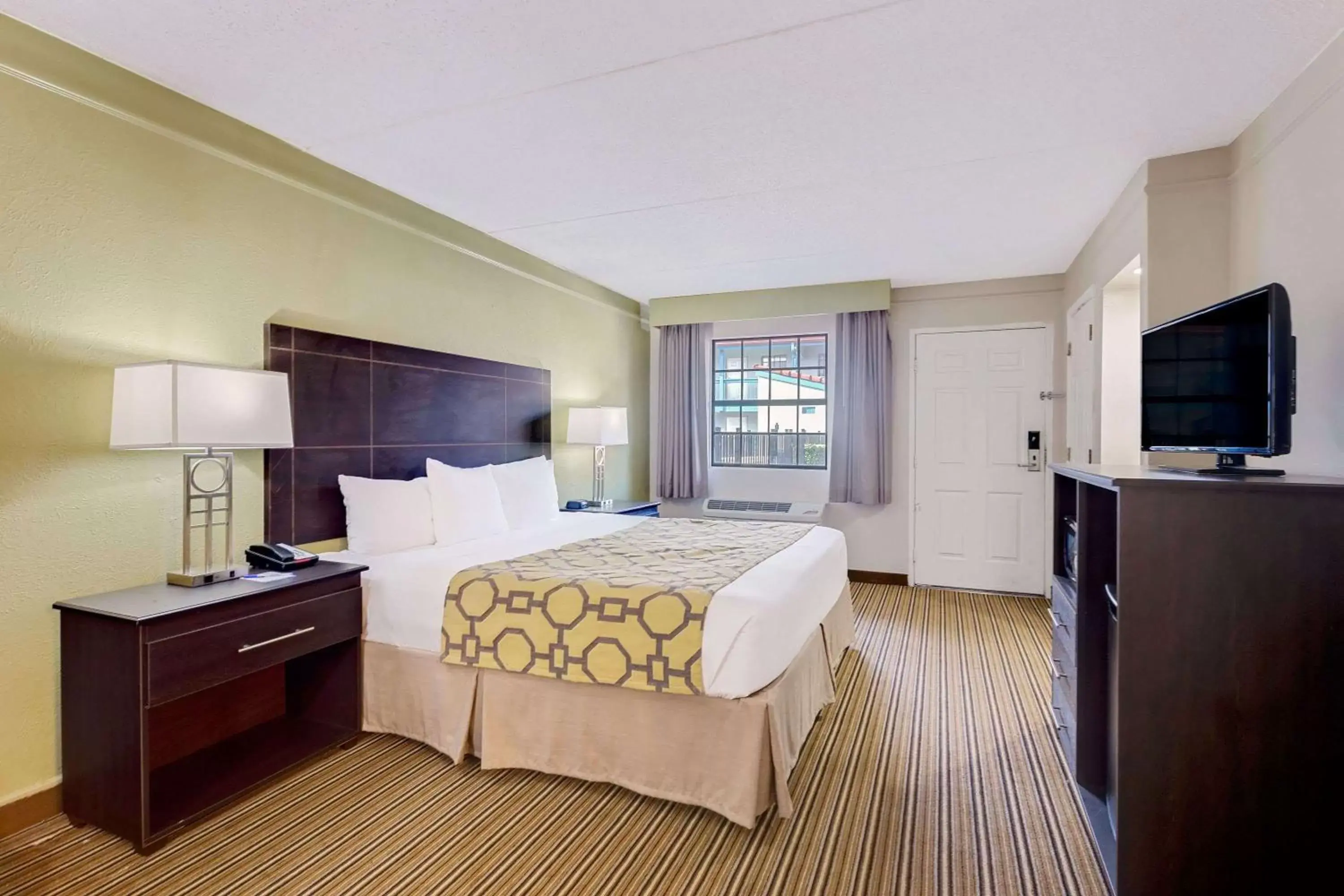 Photo of the whole room in Baymont by Wyndham Jacksonville Orange Park